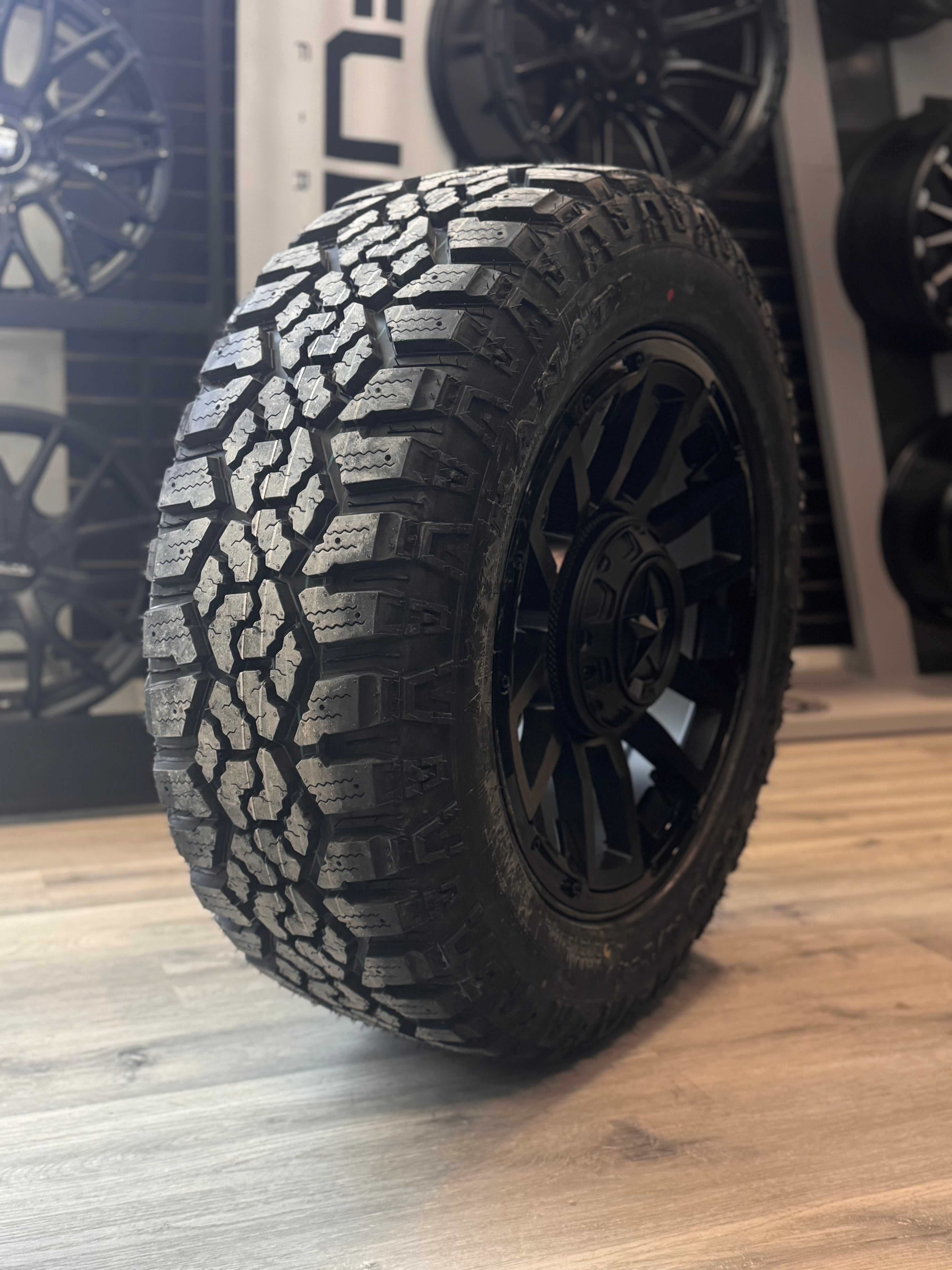 ( SET OF FOUR ) XD COLOSSUS 20X9 +20 6X135/6X139.7 124 FLOATING CAPS MATTE BLACK | 275/60R20 KANATI TRAILHOG AT4 LT