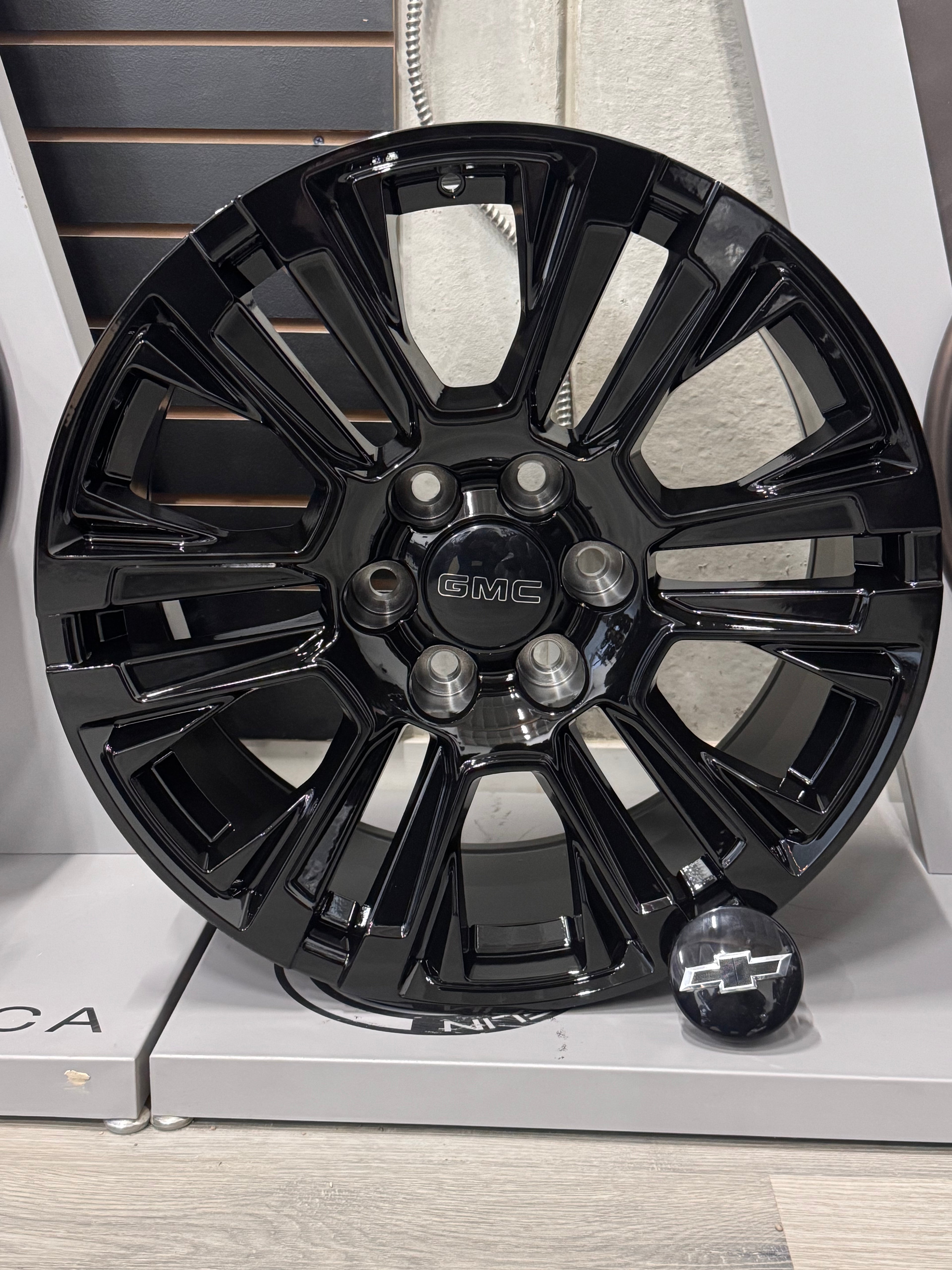 OEM Style GMC/CHEVY/CADILLAC 216 REPS GLOSS BLACK 20X9 +24 6X139.7 77.8