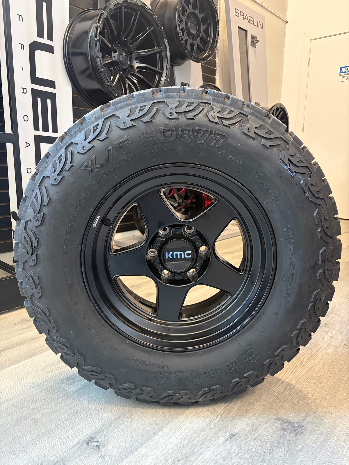 (SET OF FOUR) KMC LOBO 17X8.5 -10 6X139.7 106 MATTE BLK | HAIDA HD 877 LT 285/70R17 (10PLY)