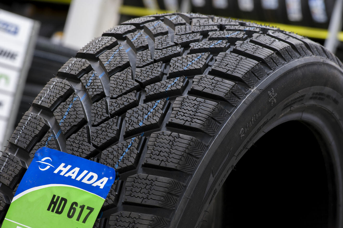 HAIDA HD 617 ULTRA-GRIP WINTER TIRES | P275/60R20