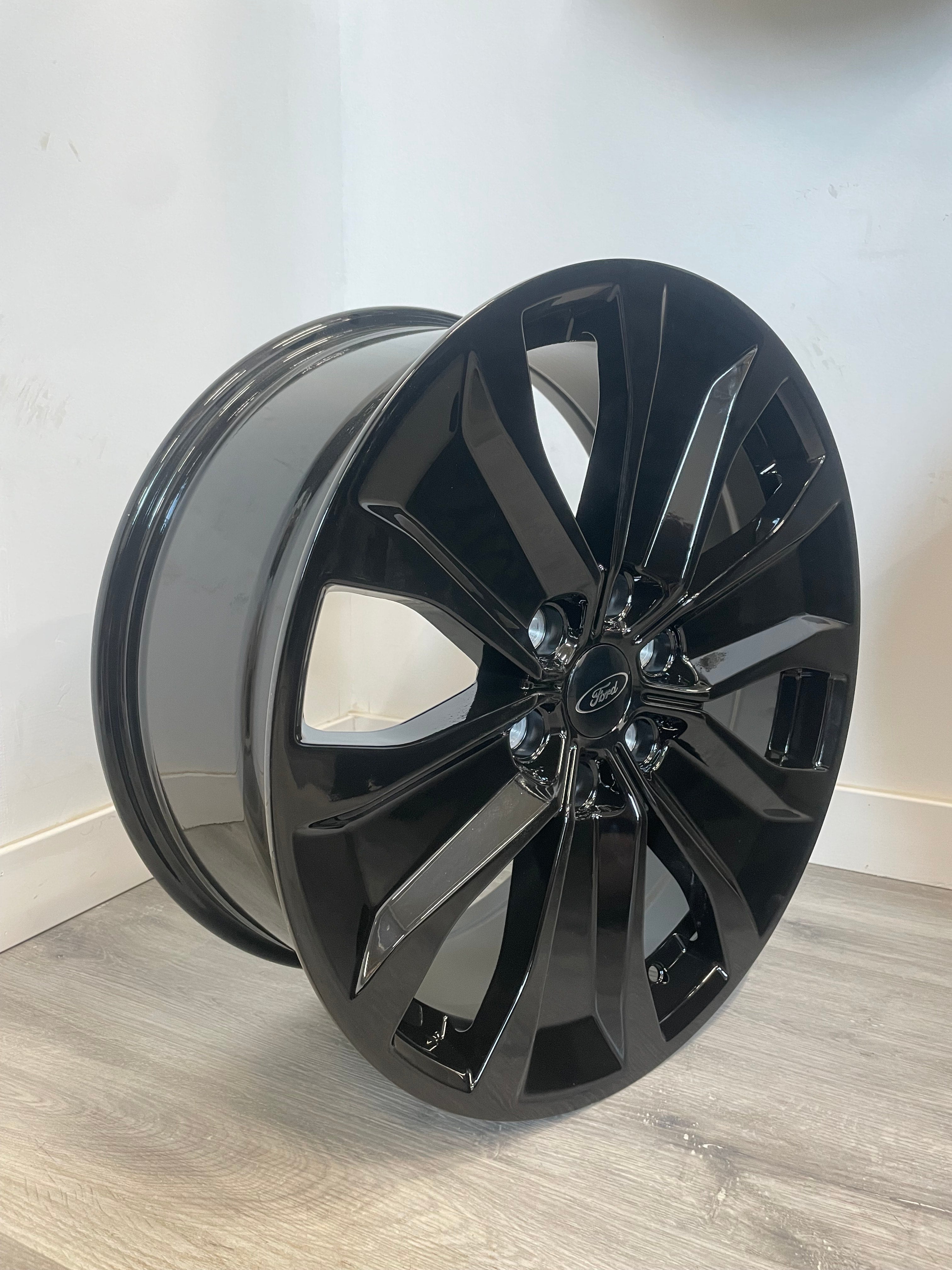 R250 OEM LARIAT REPS FORD F150/EXPEDITION GLOSS BLACK | 18X8.5 +44 6X135