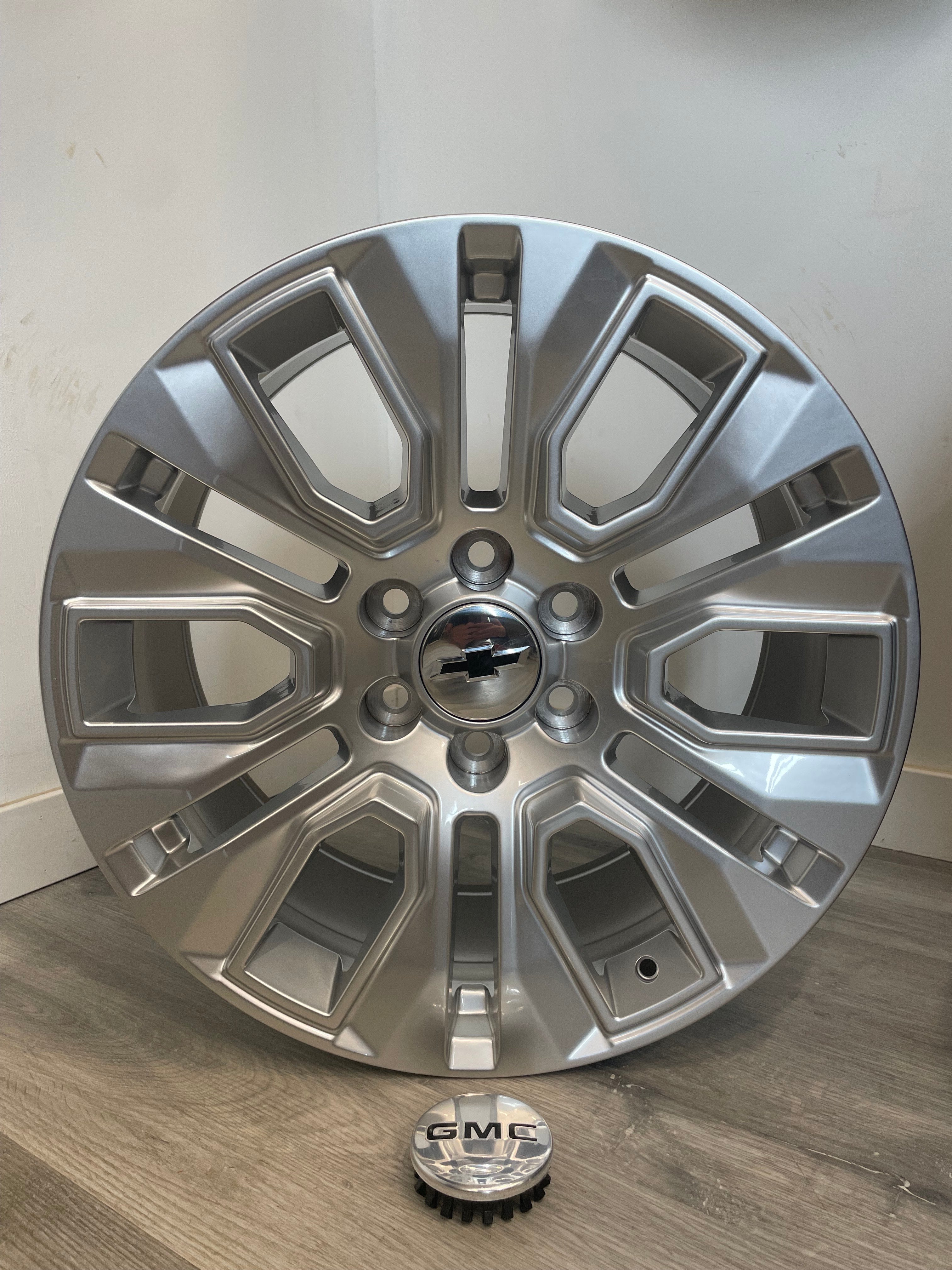 R232 GMC/CHEVY OEM REPS HYPER SILVER | 20X9 +24 6X139.7MM