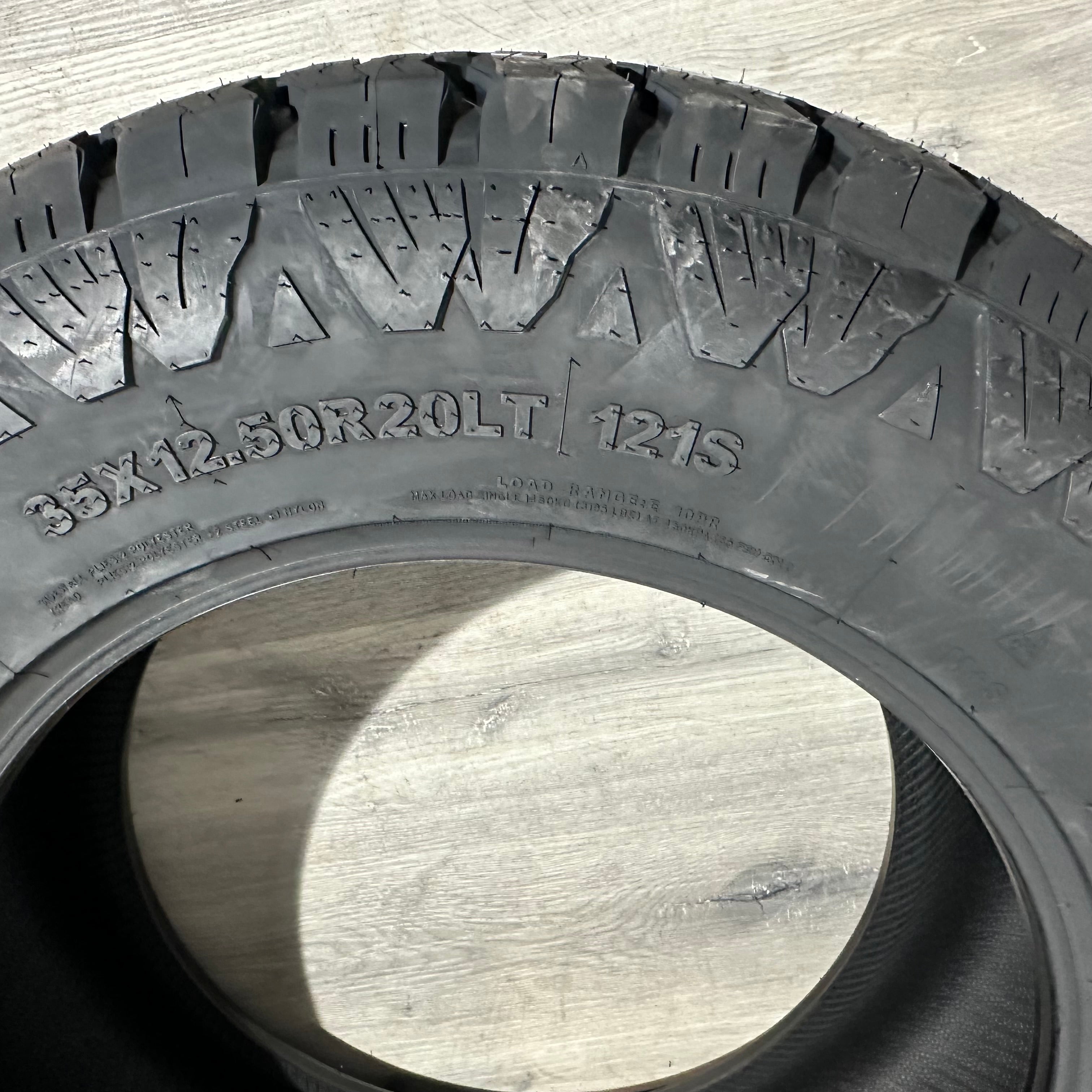 AMP TERRAIN PRO A/T P | LT 295/65R20