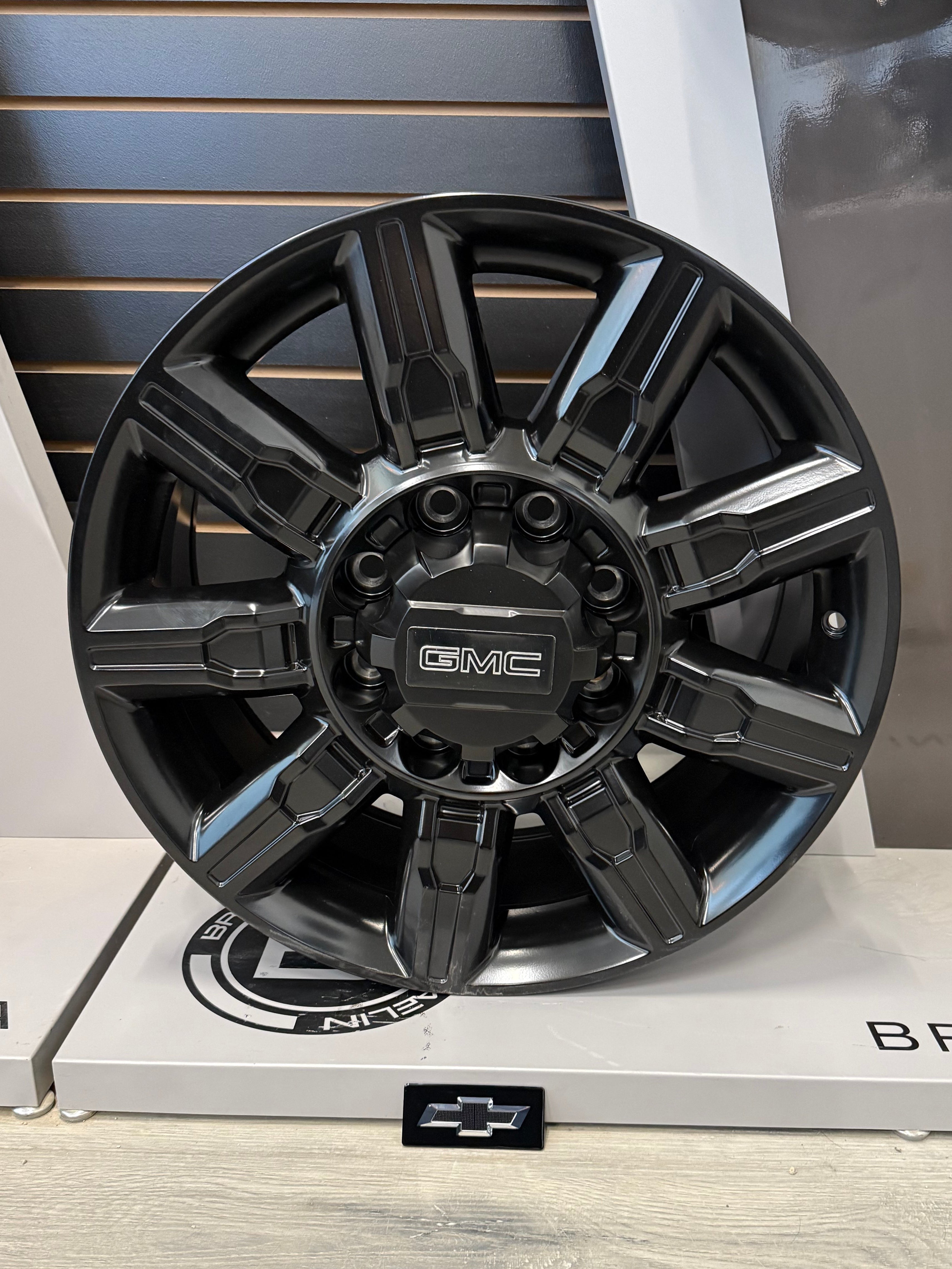 GMC 2500/CHEVY 2500 OEM 346 REPS SATIN BLACK 20X8.5 +47 8X180MM 124.1MM
