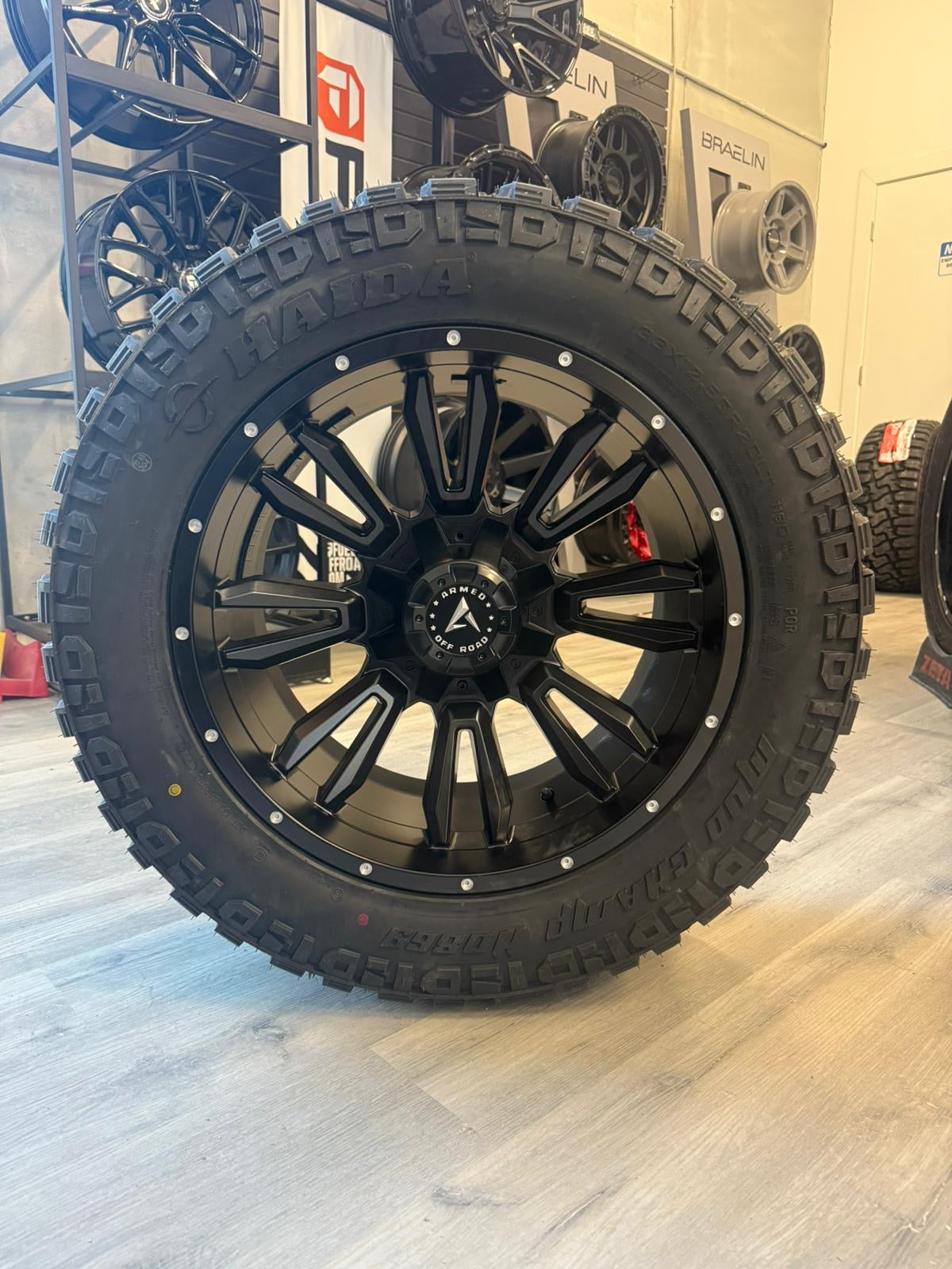 ( SET OF FOUR ) ARMED OFF-ROAD DAGGER 6X135/6X139.7 20X10 -24 |  HAIDA 869 MUD CHAMP 33X12.50R20
