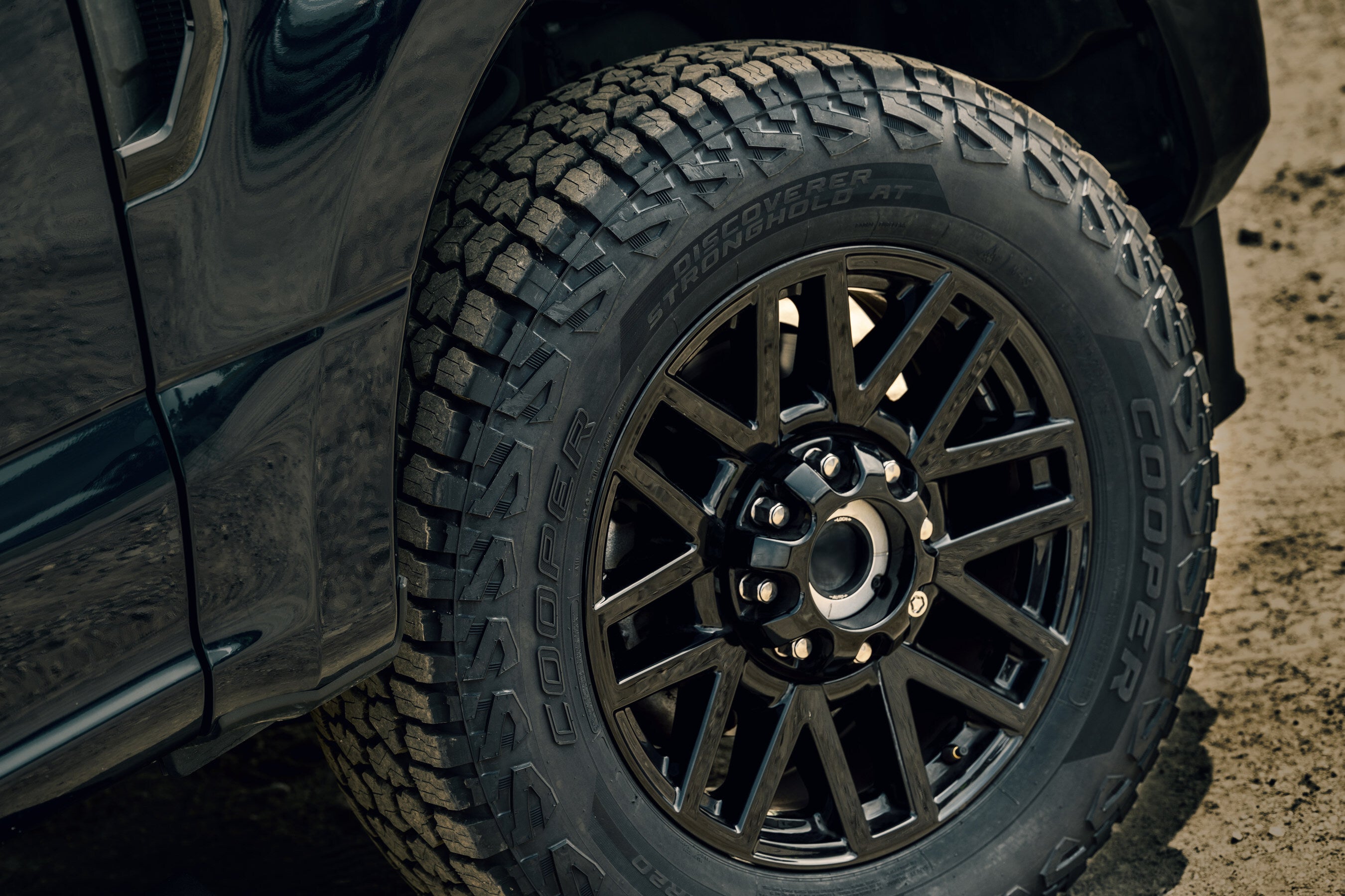 LT 275/60R20 | COOPER DISCOVERER STRONGHOLD A/T 10PR 123/120S 3PMS
