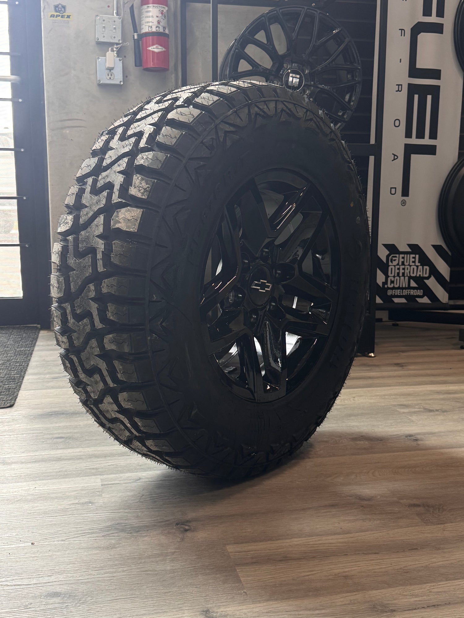 ( SET OF FOUR ) GMC/CHEVY TRAIL BOSS STYLE OEM REPS R245 GLOSS BLACK 17X8 6X139.7 +24 | 265/70R17 HAIDA 878