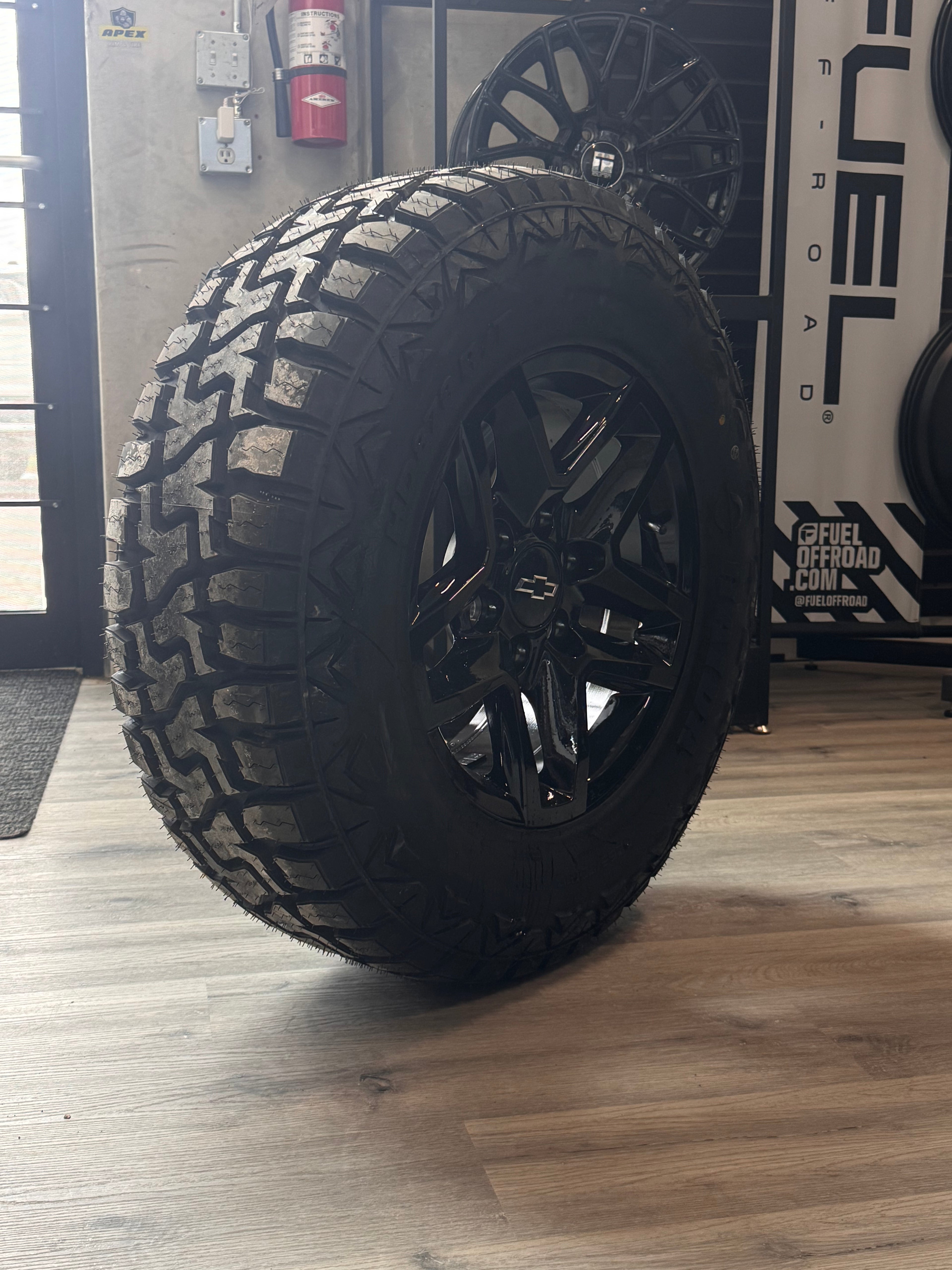 ( SET OF FOUR ) GMC/CHEVY TRAIL BOSS STYLE OEM REPS R245 GLOSS BLACK 17X8 6X139.7 +24 | 265/70R17 HAIDA 878