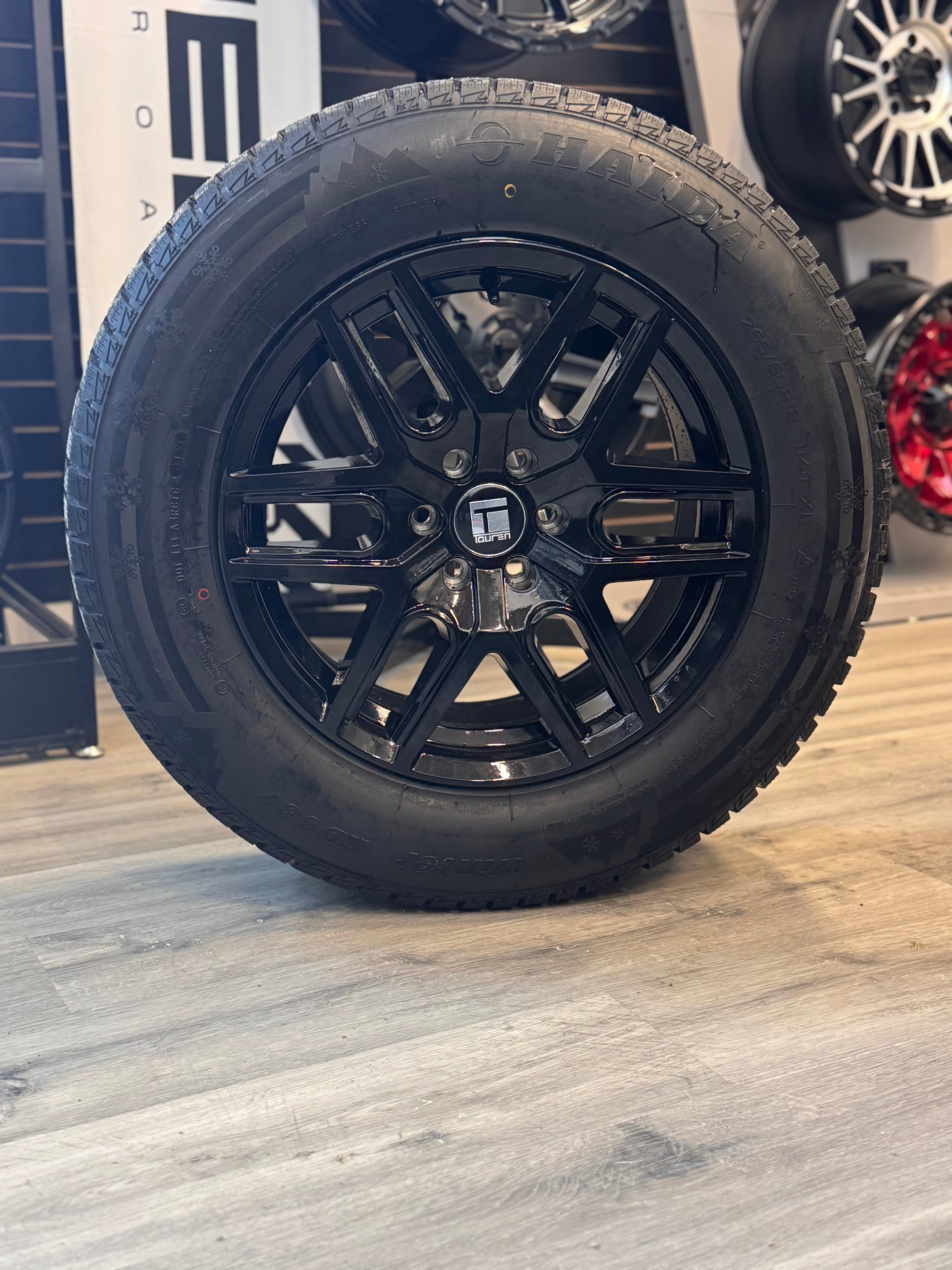 (SET OF FOUR) TOUREN TR79 3279 GLOSS BLACK 18X8.5 6X120 35MM 66.9M | HAIDA HD 687 ULTRA-GRIP WINTER 265/60R18
