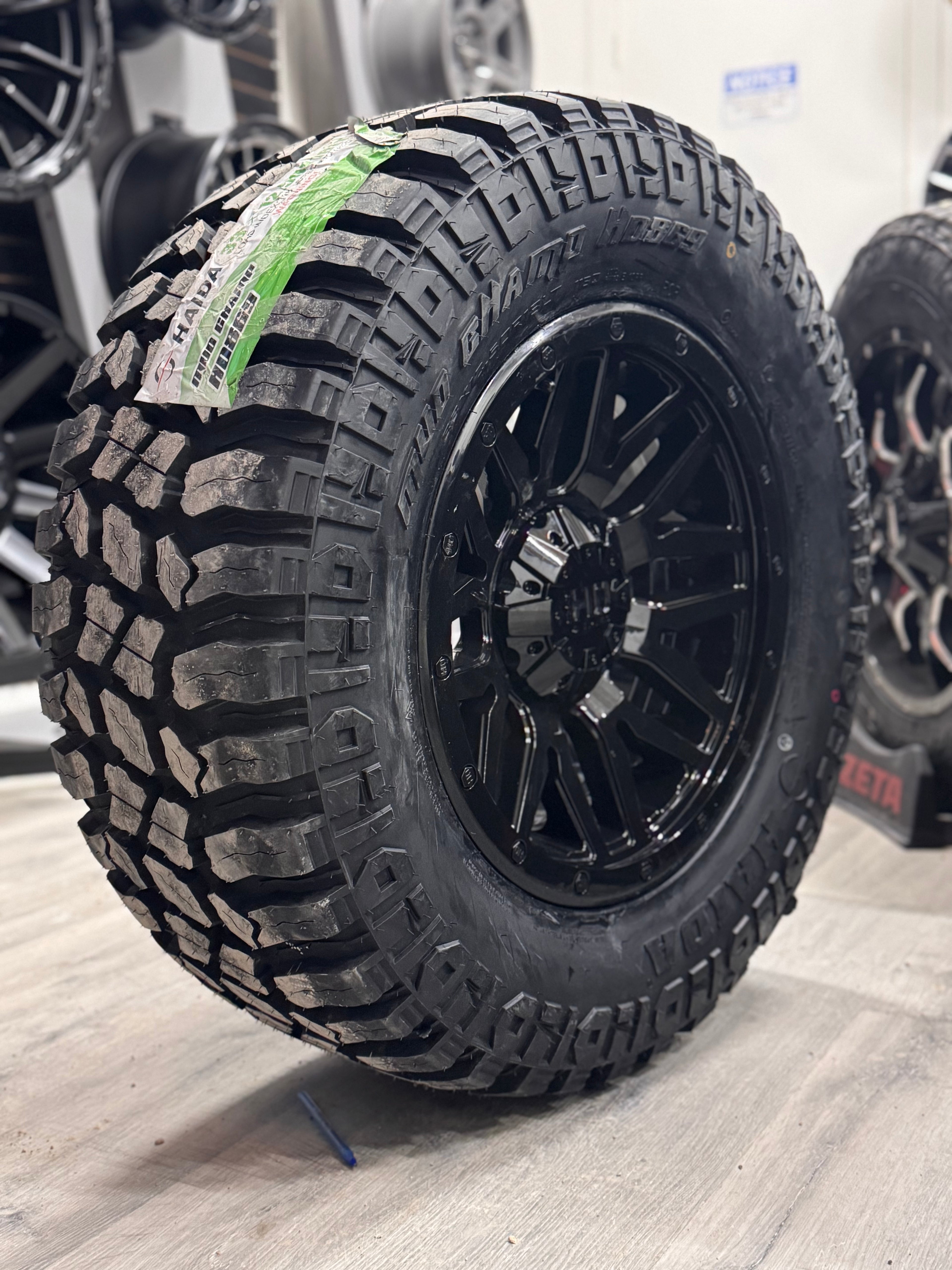 (SET OF FOUR) FAST HD MENACE GLOSS BLACK 18X9 +15 5X127/5X139.7MM 87.1MM | 33X12.50R18 HAIDA 869 MUD CHAMP 3PMS