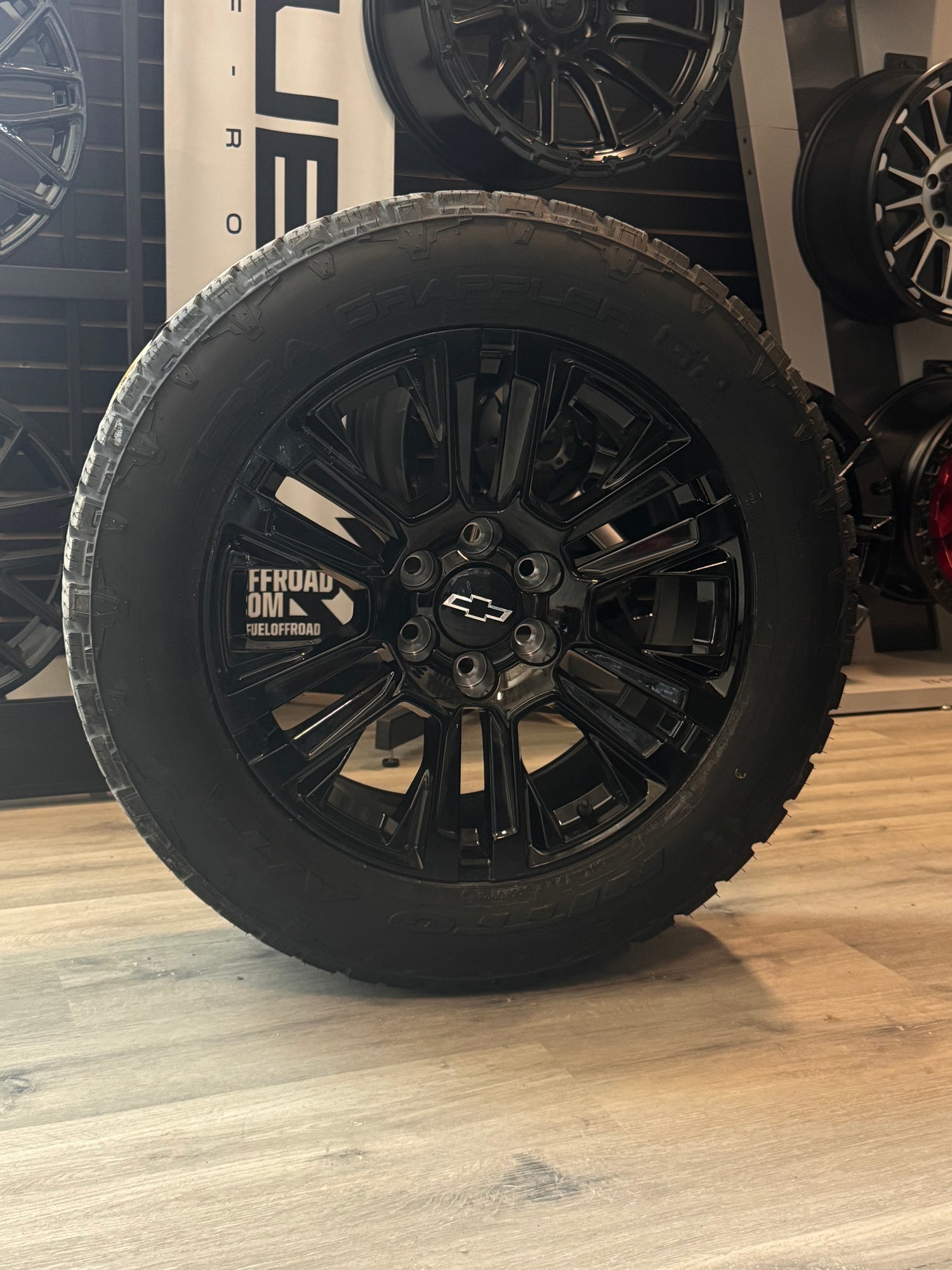 ( SET OF FOUR ) OEM Style GMC/CHEVY/CADILLAC 216 REPS GLOSS BLACK 20X9 +24 6X139.7 77.8 | 275/55R20 NITTO G2