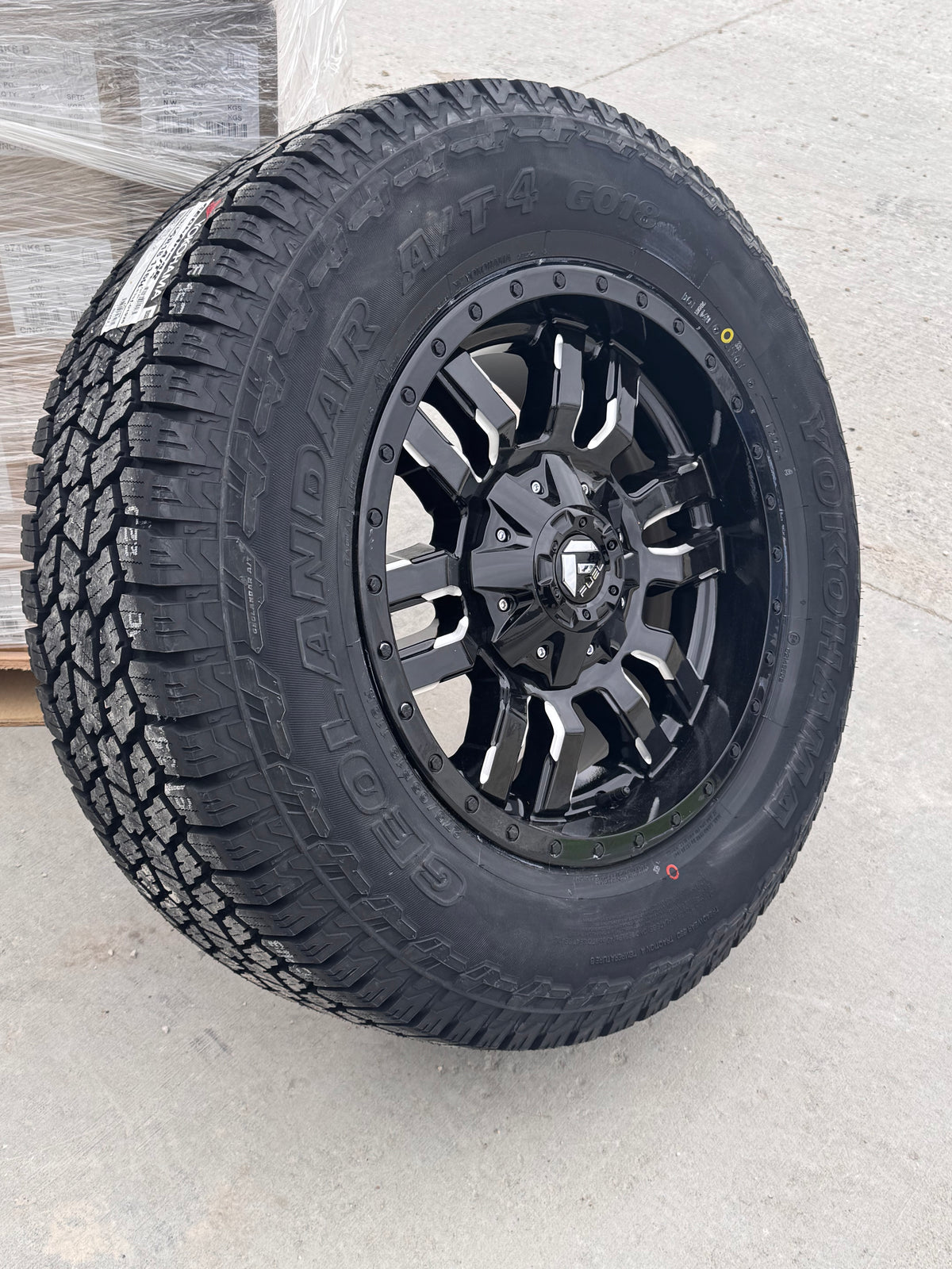 ( SET OF FOUR ) FUEL OFFROAD D595 SLEDGE GLOSS BLACK MILLED 18x9 +19 6X135/6X139.7 106.1 |  YOKOHAMA GEOLANDAR A/T4 G018 275/65R18 3PMS