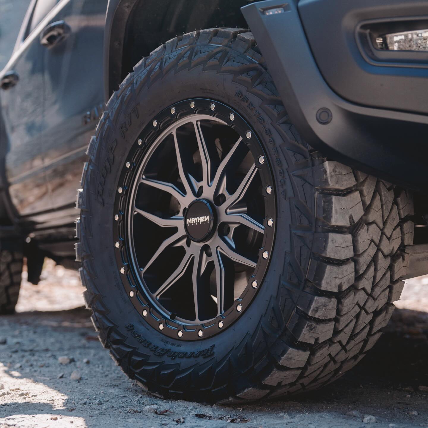 MAYHEM VECTOR 8310 MATTE GUNMETAL BLACK LIP 20X9 6X139.7 18MM 106MM