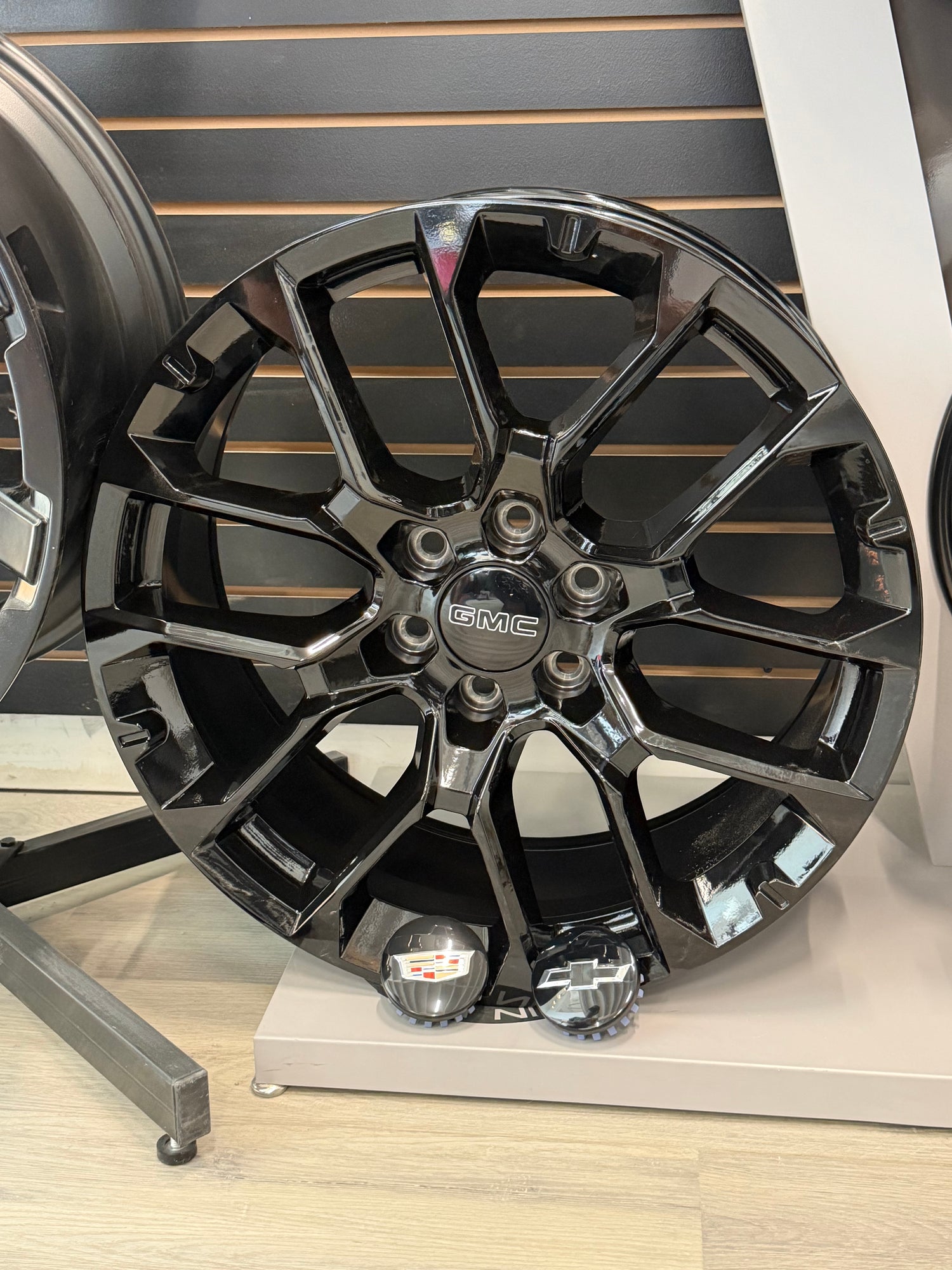 OEM 331 CADILLAC/GMC/CHEVY REPS GLOSS BLACK 22X9 +28 6X139.7 77.8
