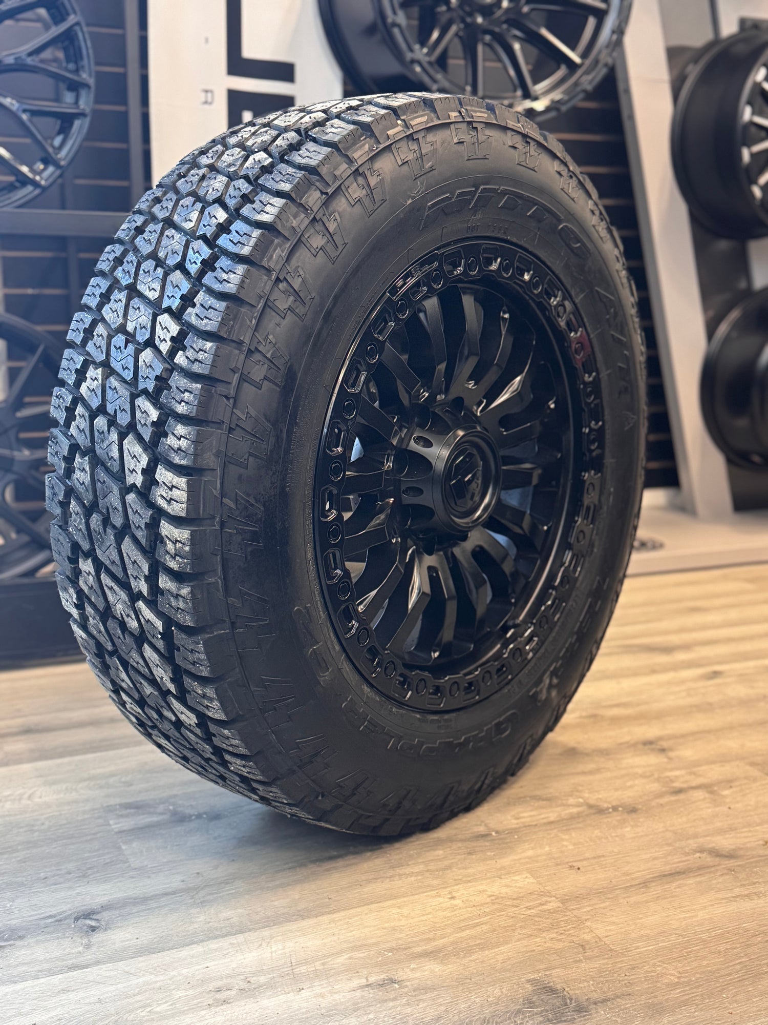 (SET OF FOUR) FUEL RINCON MATTE BLK WITH GLOSS BLK LIP 20X9 8X165.1 +20 125.1MM | NITTO G2 275/65R20 3PMS