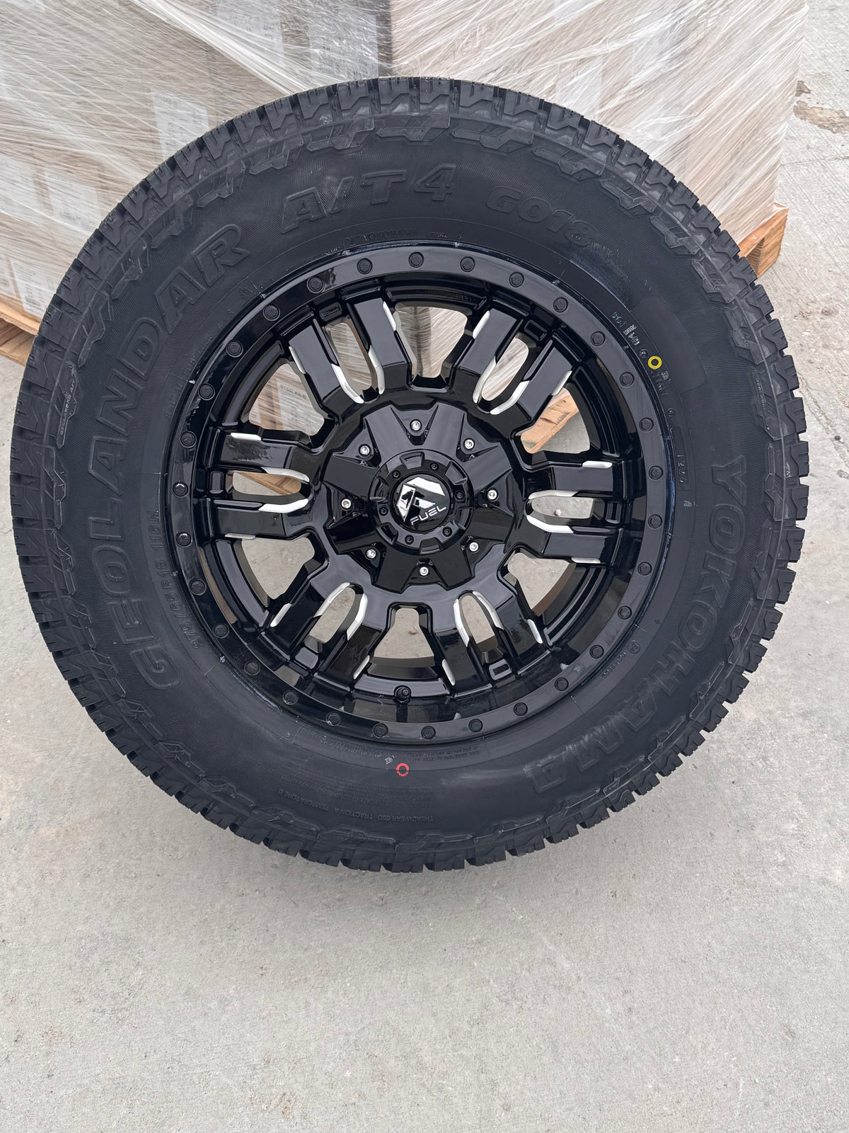 ( SET OF FOUR ) FUEL OFFROAD D595 SLEDGE GLOSS BLACK MILLED 18x9 +19 6X135/6X139.7 106.1 |  YOKOHAMA GEOLANDAR A/T4 G018 275/65R18 3PMS