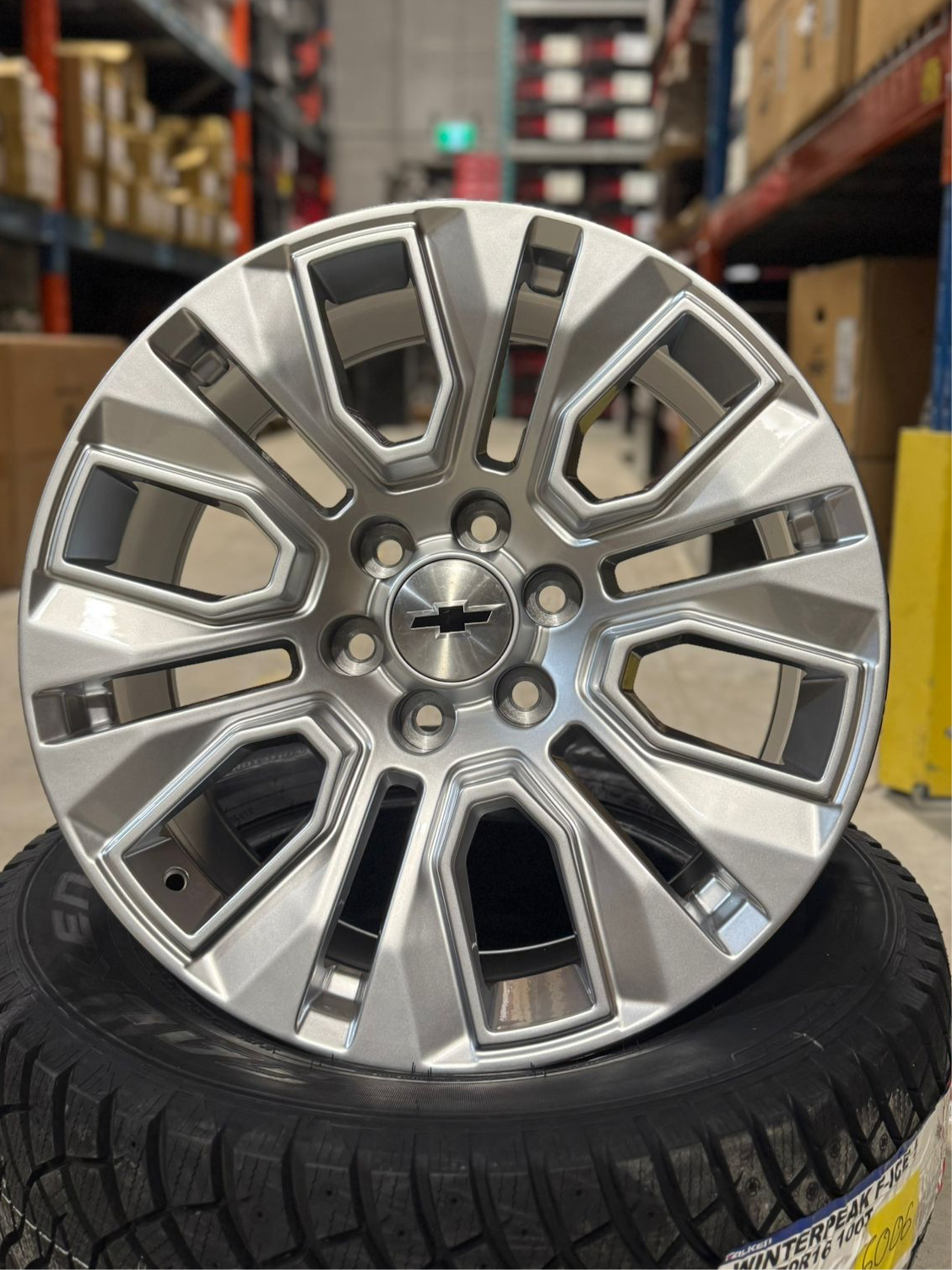 OEM GMC/CHEVY REPLIKA GM HYPER SILVER | 20x9 +24 6x139.7