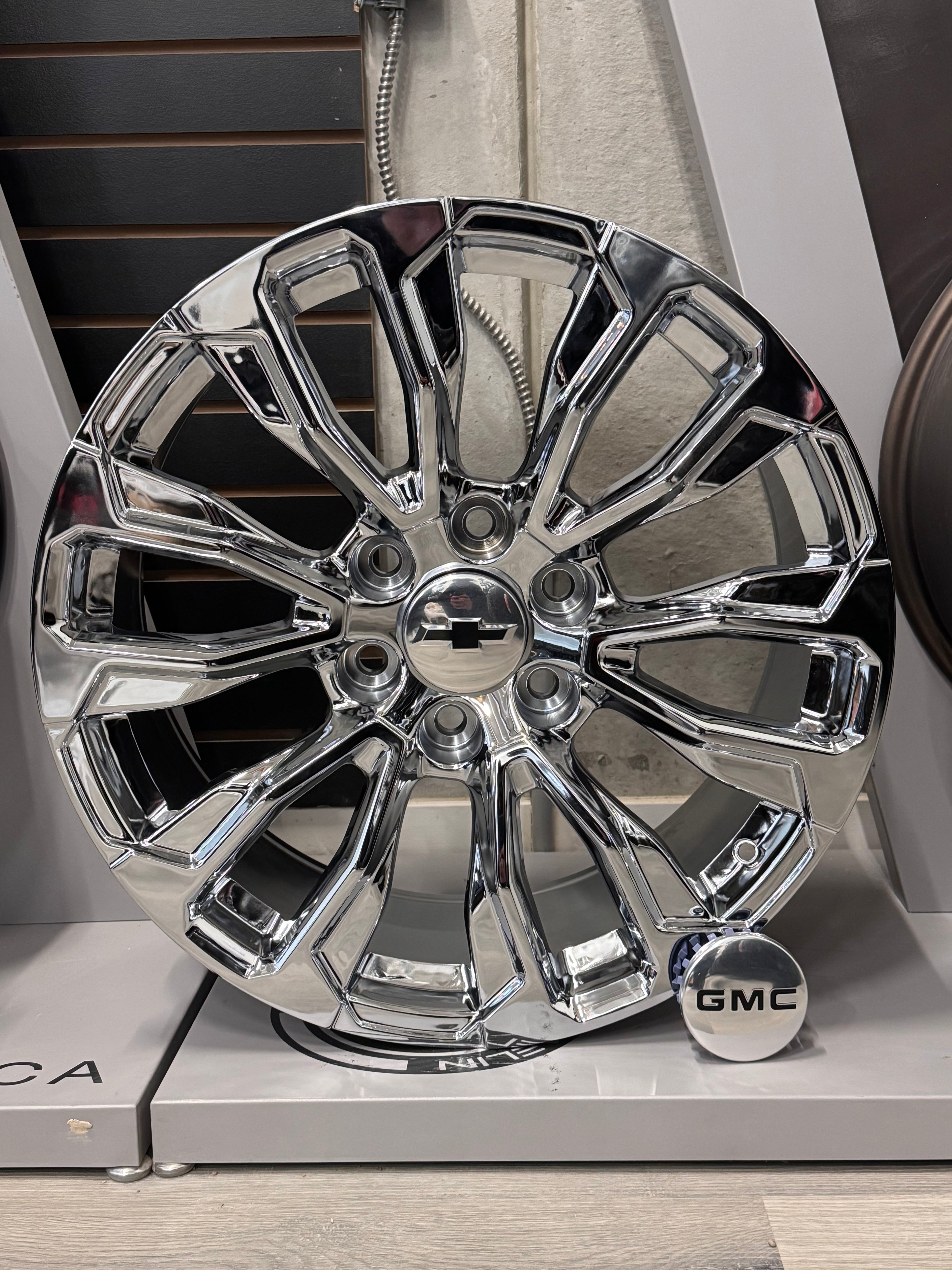 CHEVY/GMC/CADILLAC OEM REPS 271 CHROME 20X9 +27 6X139.7 77.8