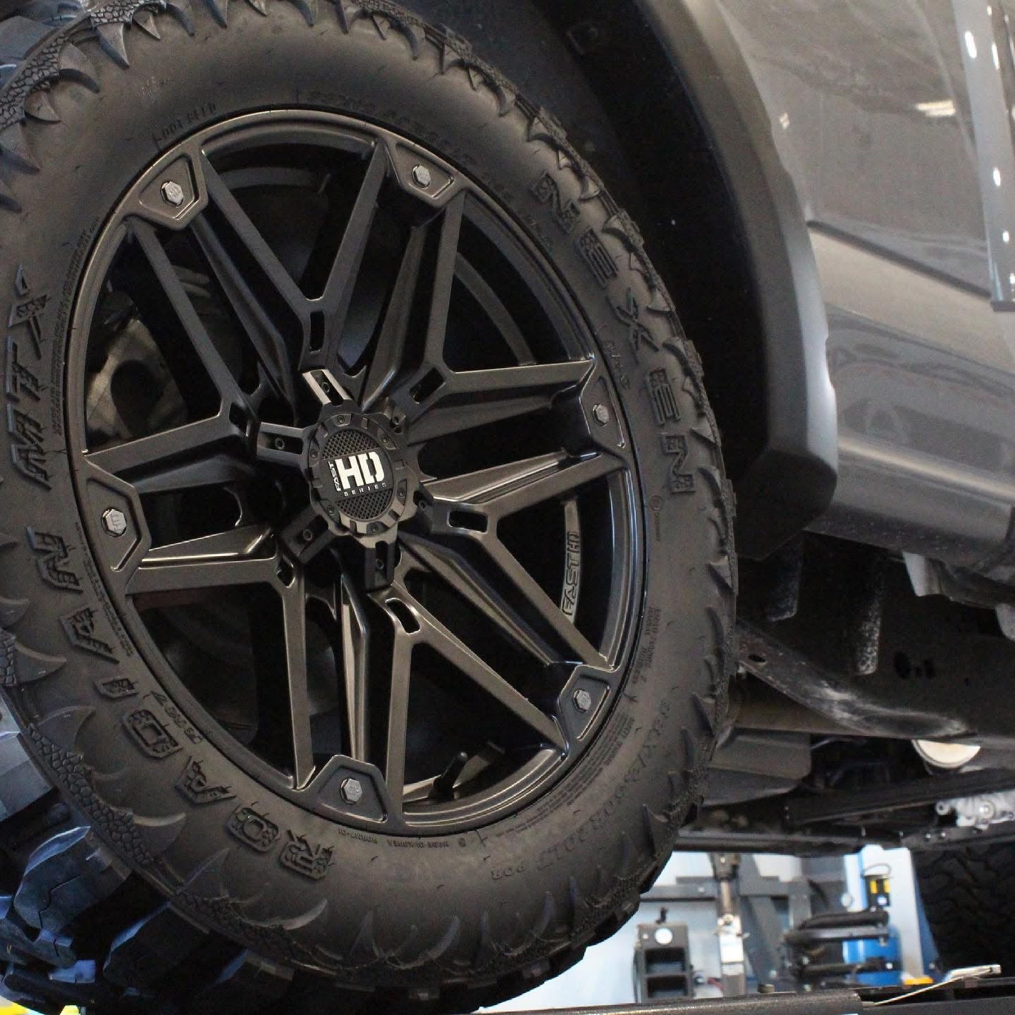 FAST HD RECON SATIN BLACK 20X9 +25 6X139.7MM 93.1MM