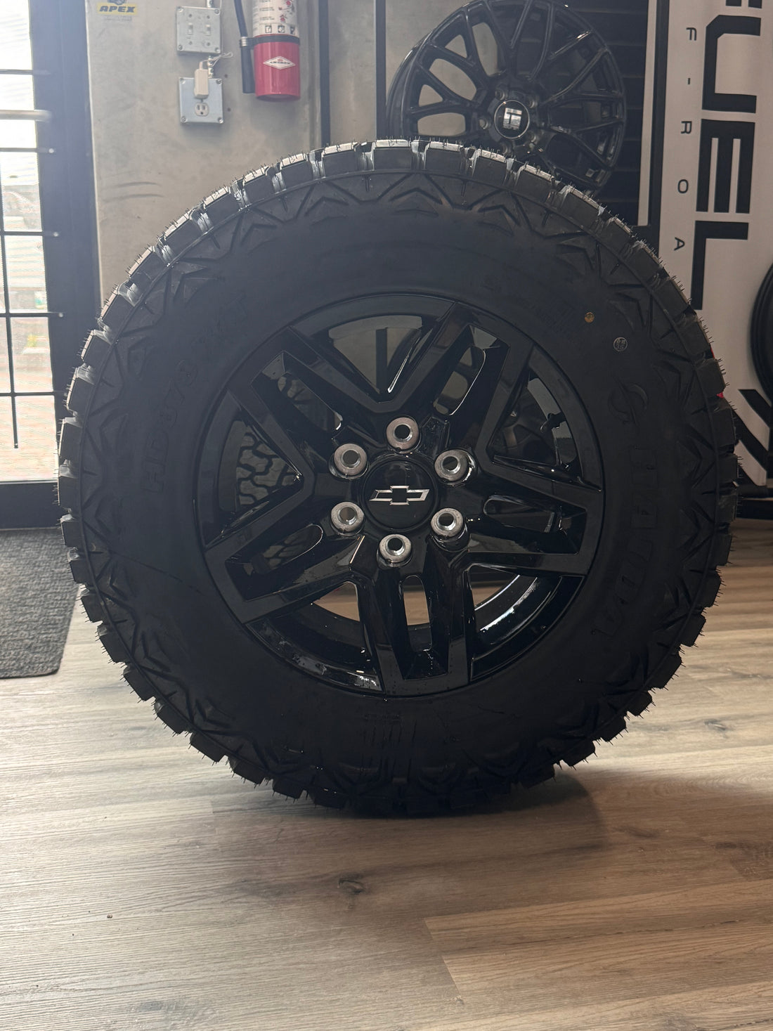 ( SET OF FOUR ) GMC/CHEVY TRAIL BOSS STYLE OEM REPS R245 GLOSS BLACK 17X8 6X139.7 +24 | 265/70R17 HAIDA 878