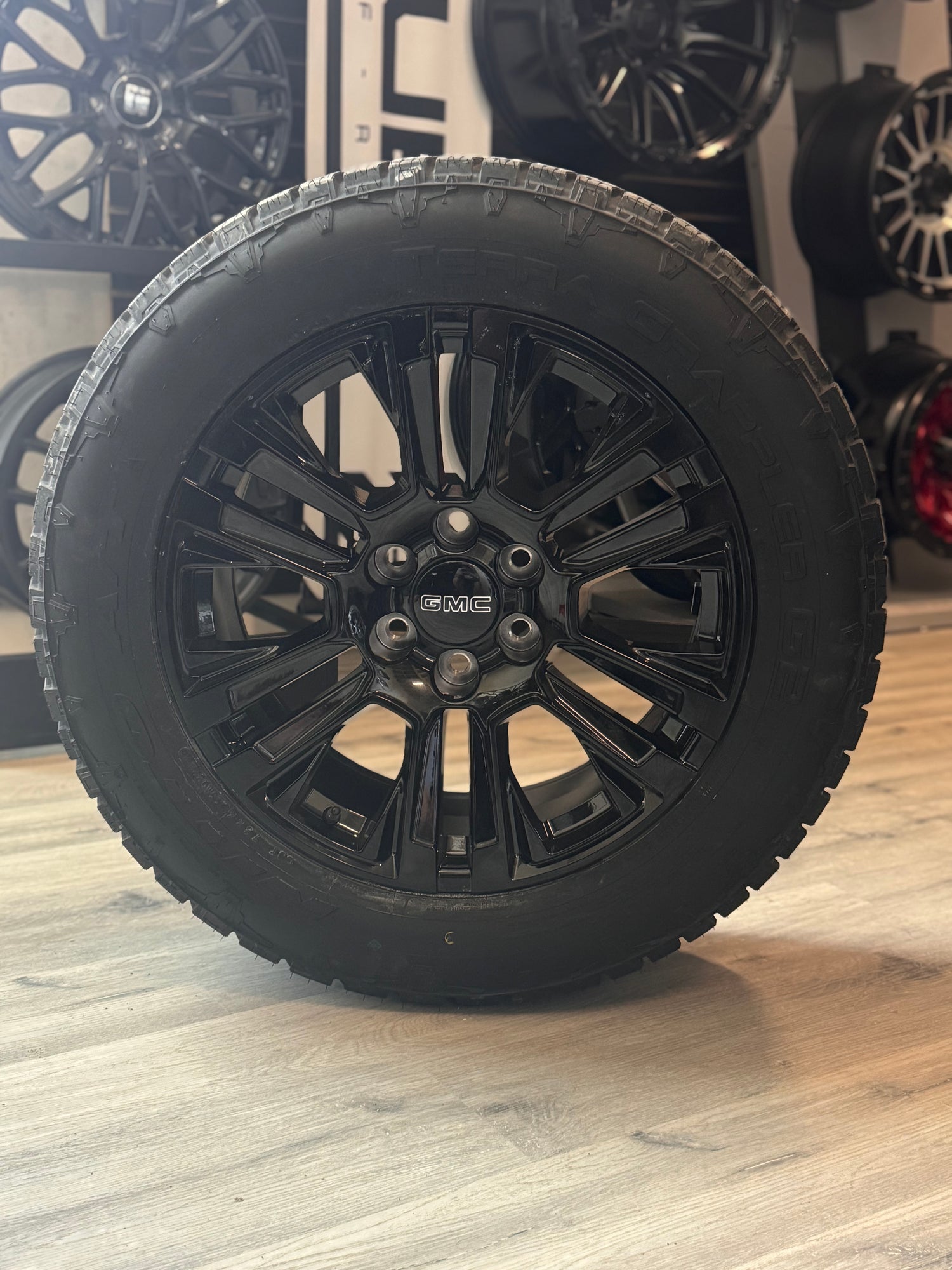 ( SET OF FOUR ) OEM Style GMC/CHEVY/CADILLAC 216 REPS GLOSS BLACK 20X9 +24 6X139.7 77.8 | 275/55R20 NITTO G2