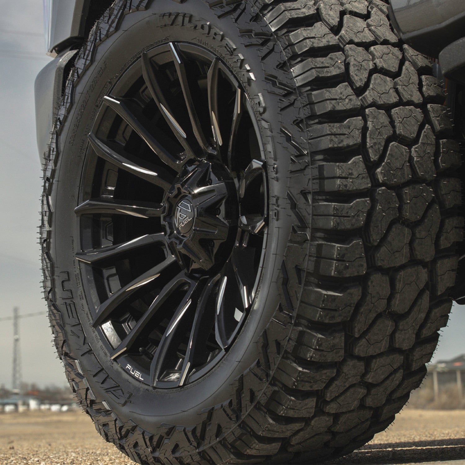 FUEL FC889 BLADE GLOSS BLACK MILLED 20X10 -18 8X165.1 125.1mm **TEXT FOR CLEARANCE PRICE *