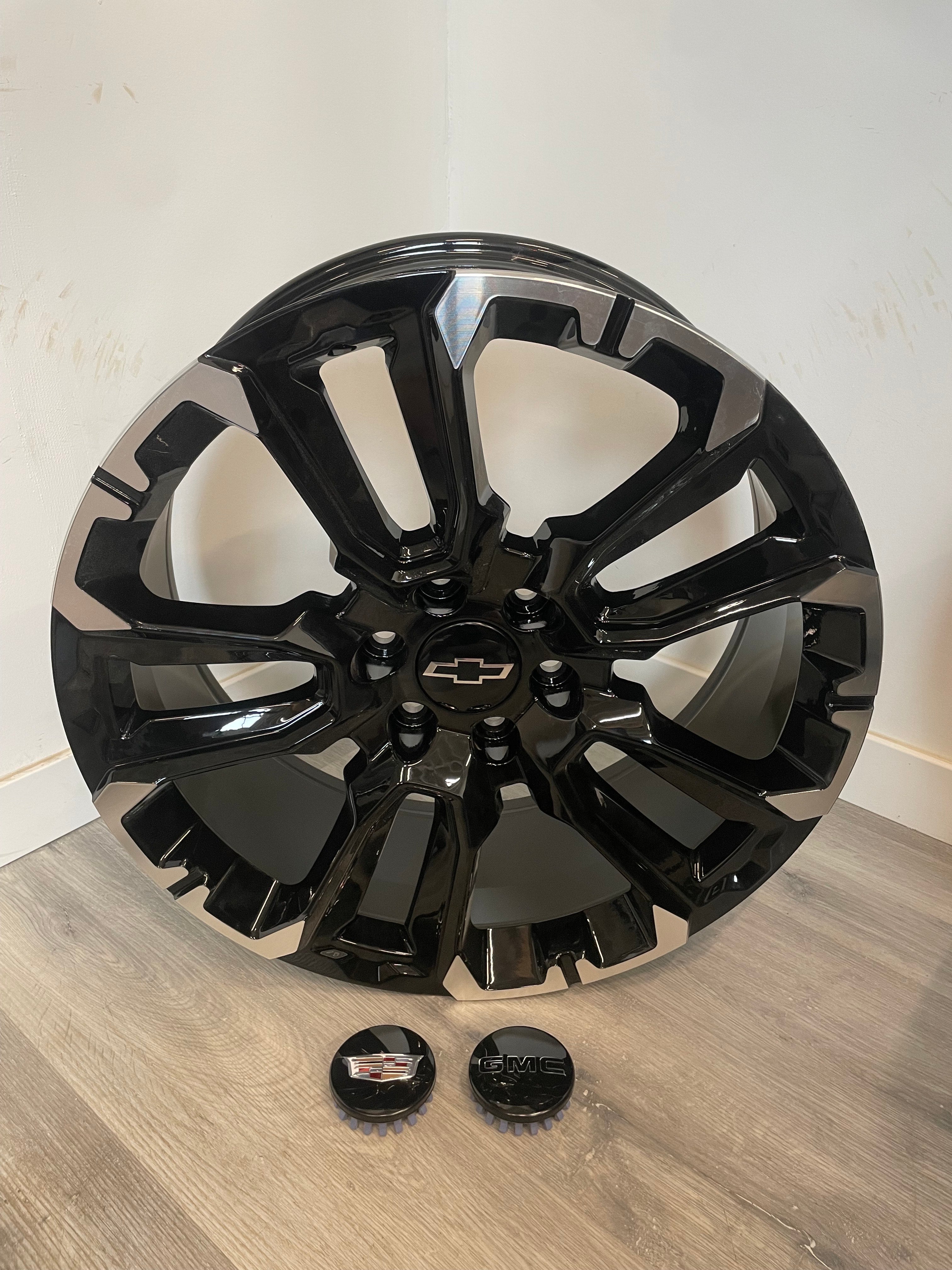 R210 CHEVY/GMC 1500 GLOSS BLK MILLED REPS | 22X9 +28 6X139.7MM