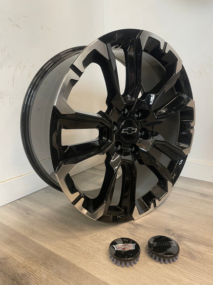 R210 CHEVY/GMC 1500 GLOSS BLK MILLED REPS | 22X9 +28 6X139.7MM