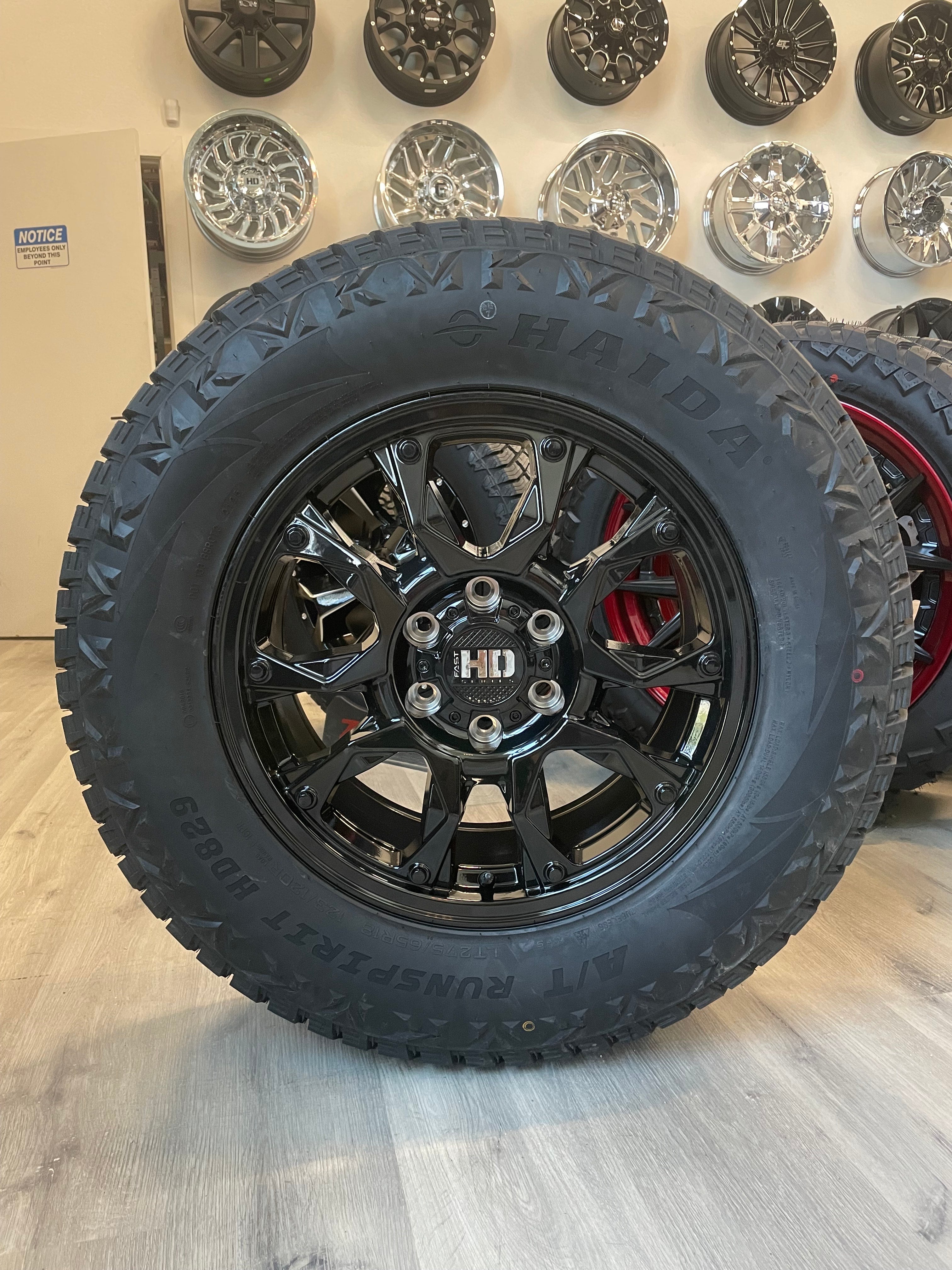 (SET OF FOUR) Fast HD Tactical 18x8 6x135 +40 Gloss BLK | LT275/65r18 Haida 829 3PMS ( F150, Expedition )