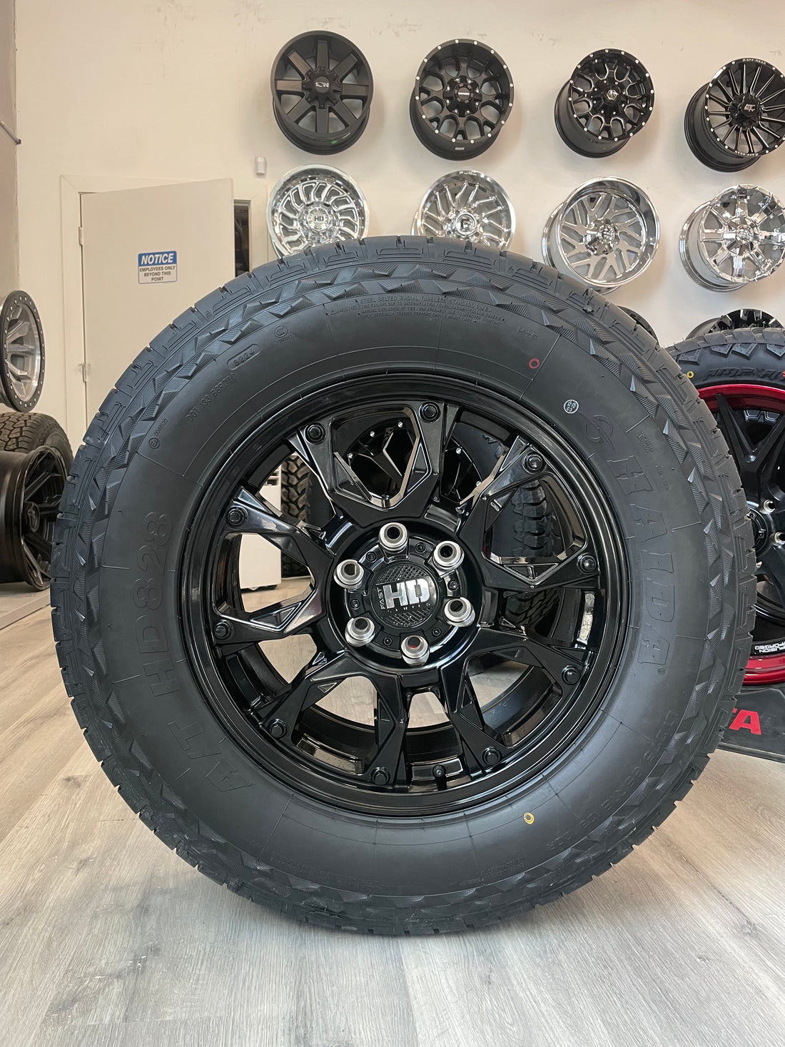 (SET OF FOUR) Fast HD Tactical 18x8 6x135 +40 Gloss BLK | LT275/65r18 Haida 828 3PMS