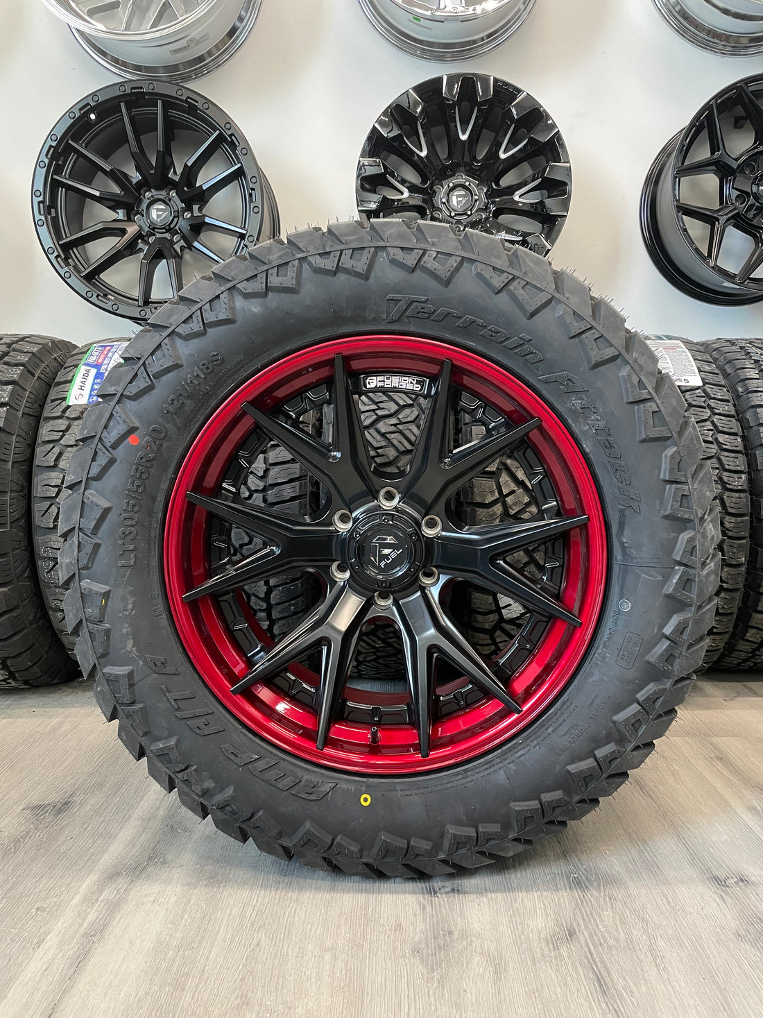 (SET OF FOUR) Fuel FUSION FORGED CATALYST 20x9 6x139.7 +1 Matte BLK/Red Lip | 305/55r20 Amp Attack AT