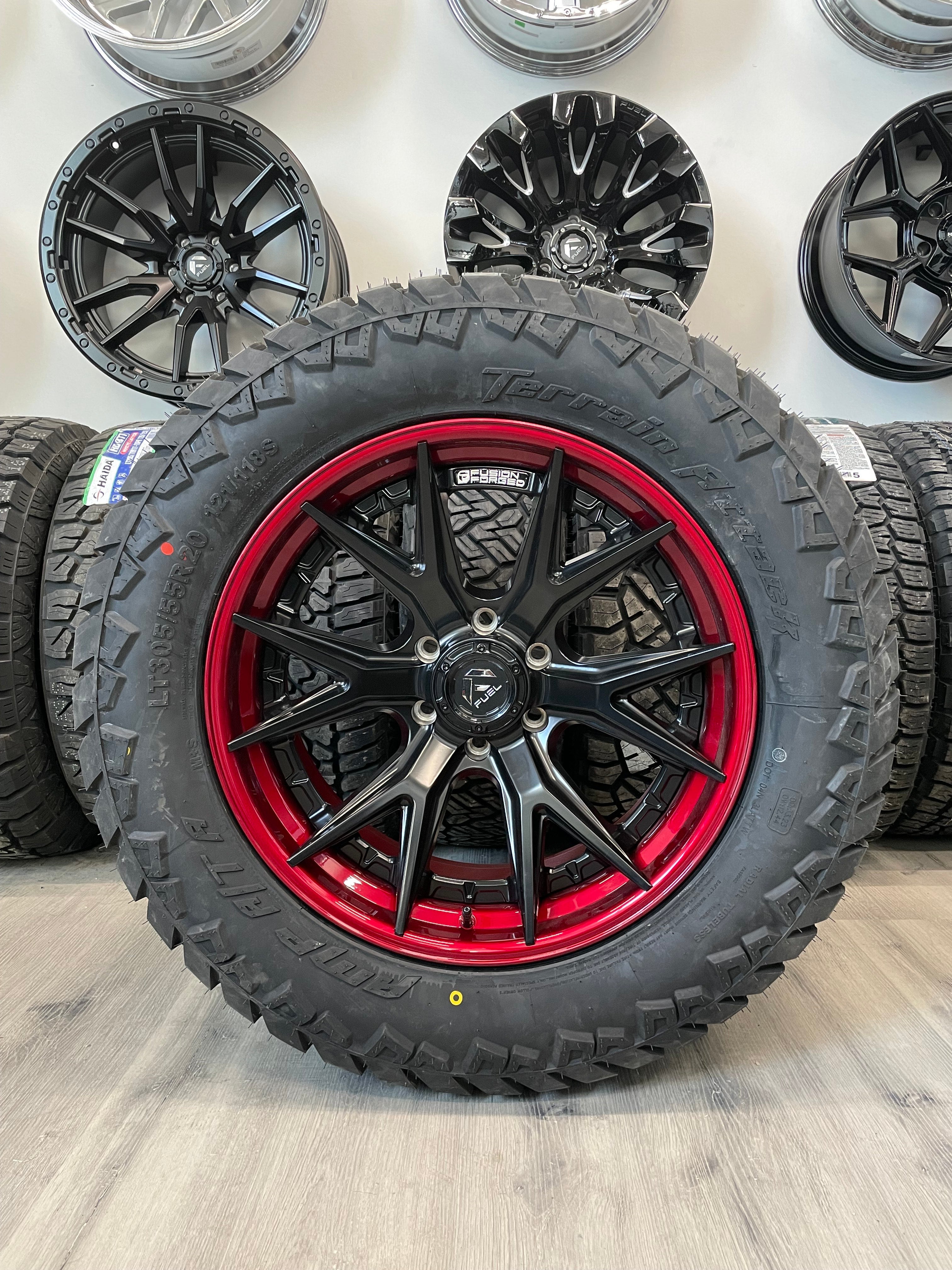 (SET OF FOUR) Fuel FUSION FORGED CATALYST 20x9 6x139.7 +1 Matte BLK/Red Lip | 305/55r20 Amp Attack AT