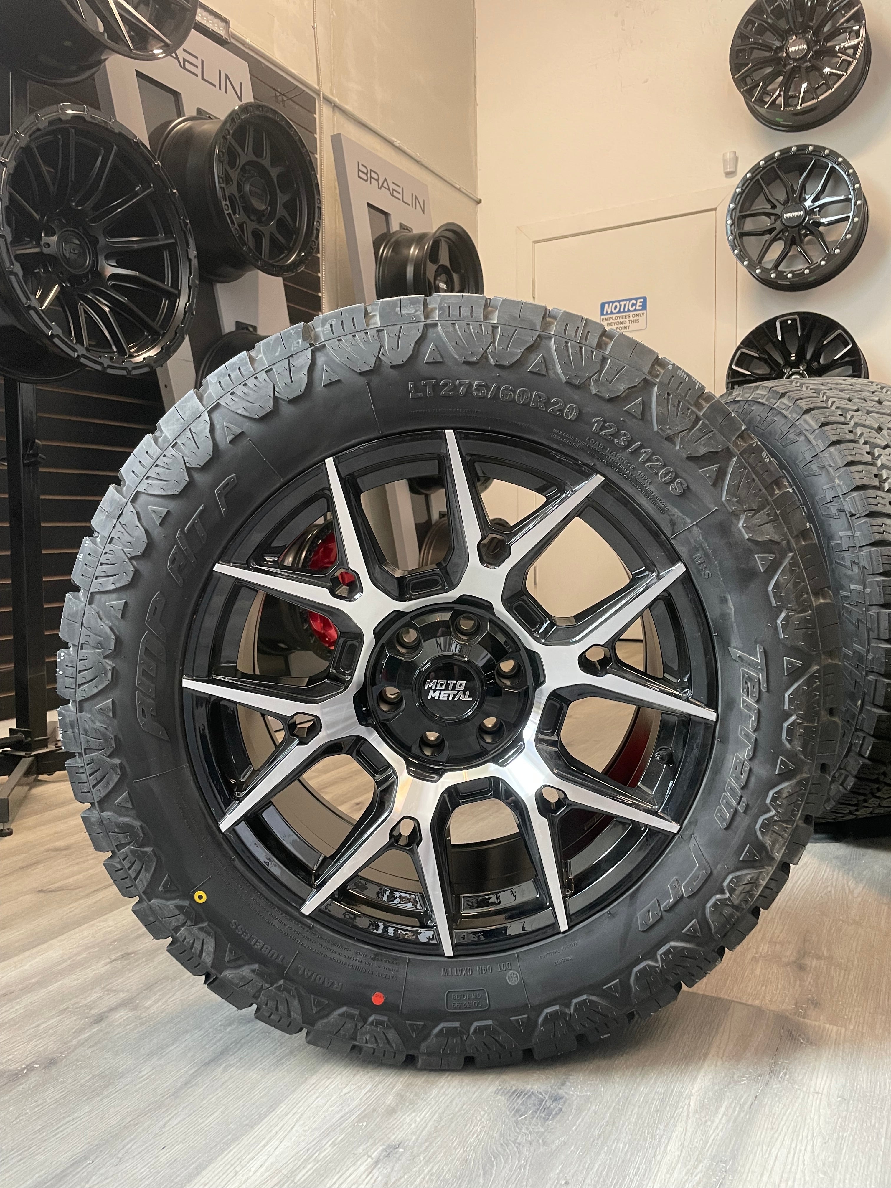 ( SET OF FOUR ) MOTO METAL MASON GLOSS BLACK W/ MACHINED FACE  20X9 +10 6X135/6X139.7 95.1MM | LT275/60r20 Amp Terrain Pro
