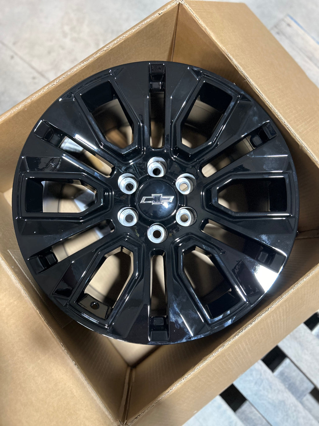 GMC/CHEVY 1500 OEM REPS R232 GLOSS BLACK | 20X9 6X139.7 +24