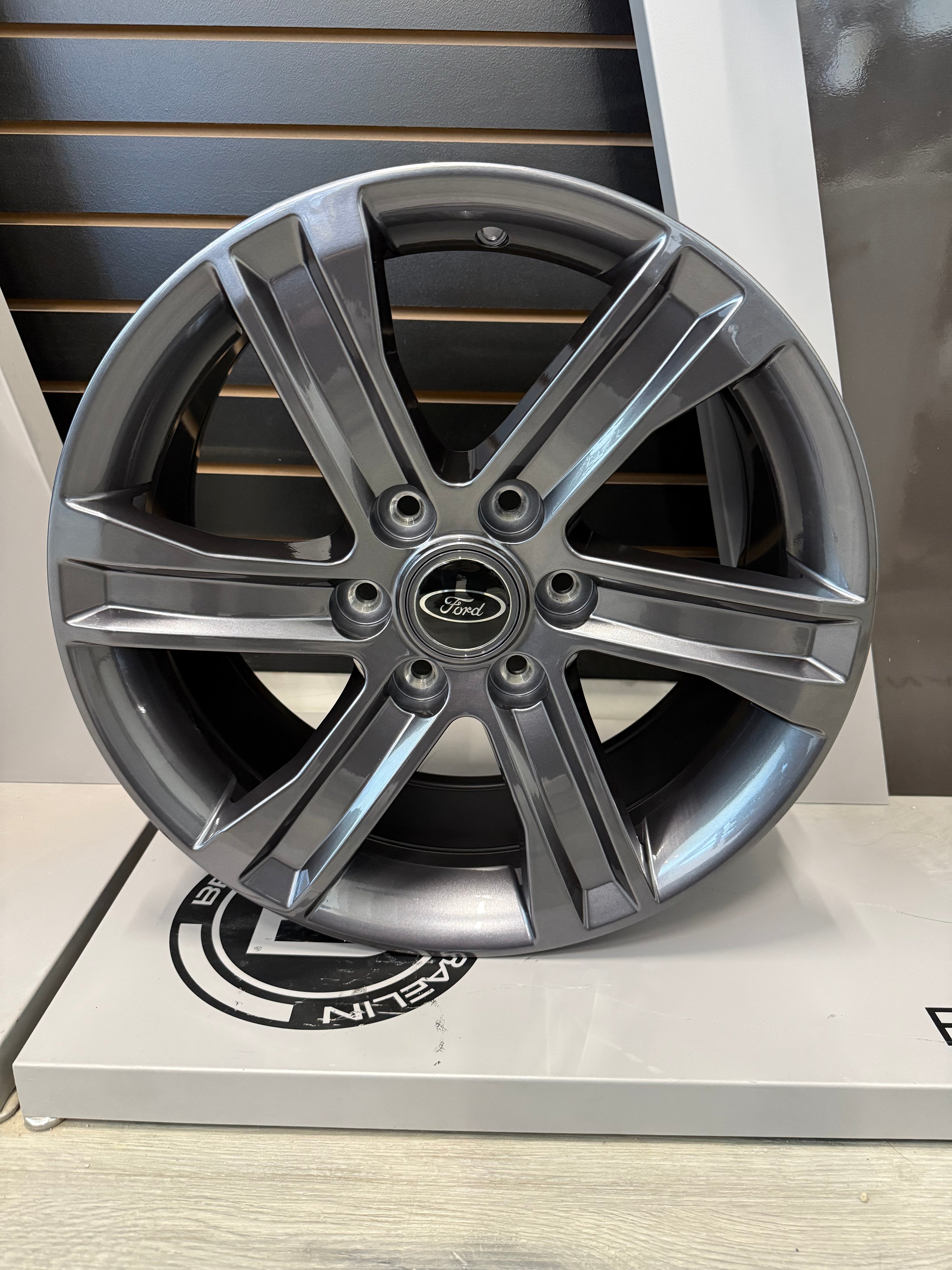 OEM LARIAT 269 F150 GUNMETAL REPS 18X8 +35 6X135MM 87.1MM