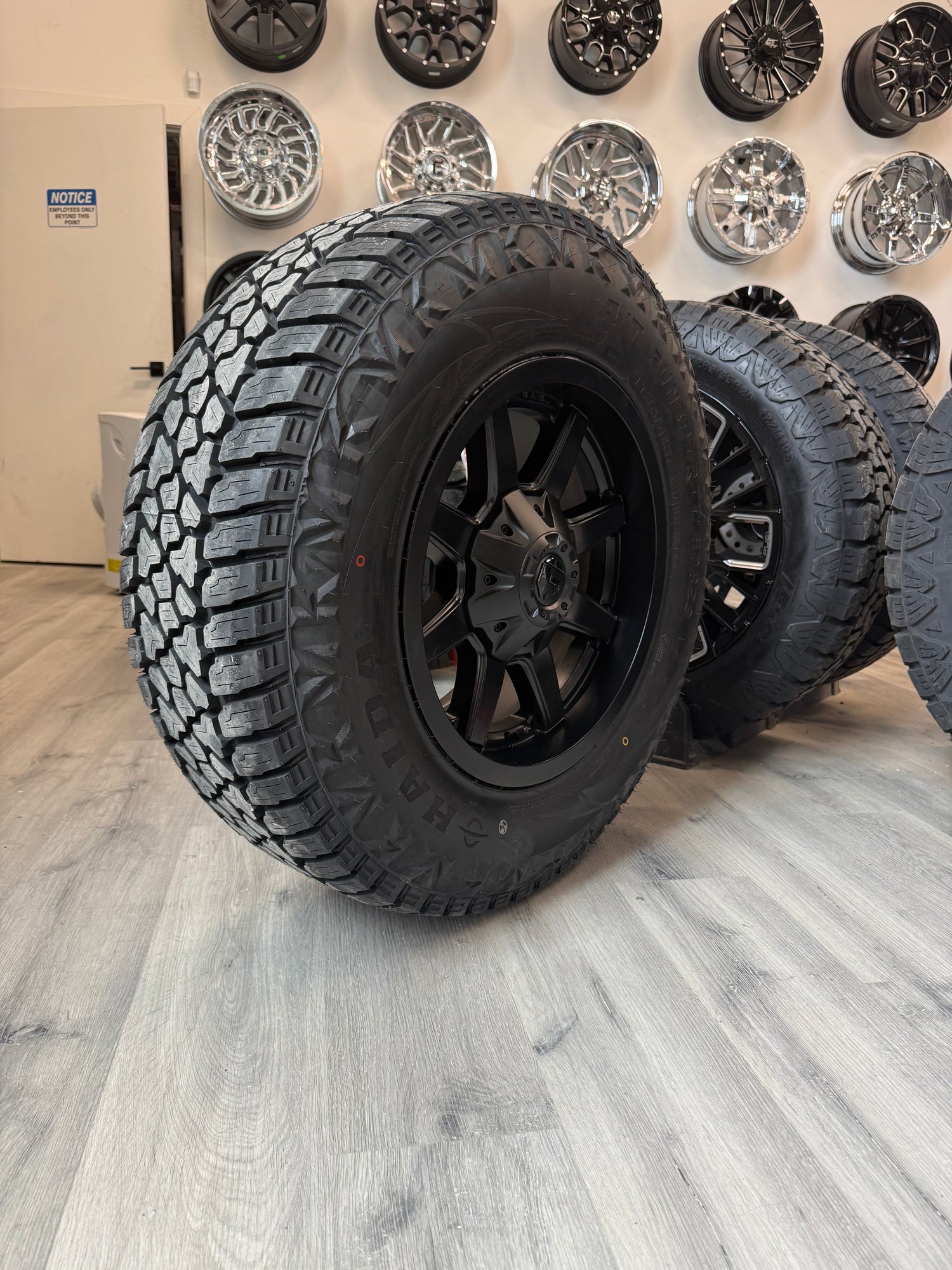 (SET OF FOUR) Fuel Maverick 17x9 6x135/6x139.7 +20 Matte BLK | LT265/70r17 Haida 829 3PMS