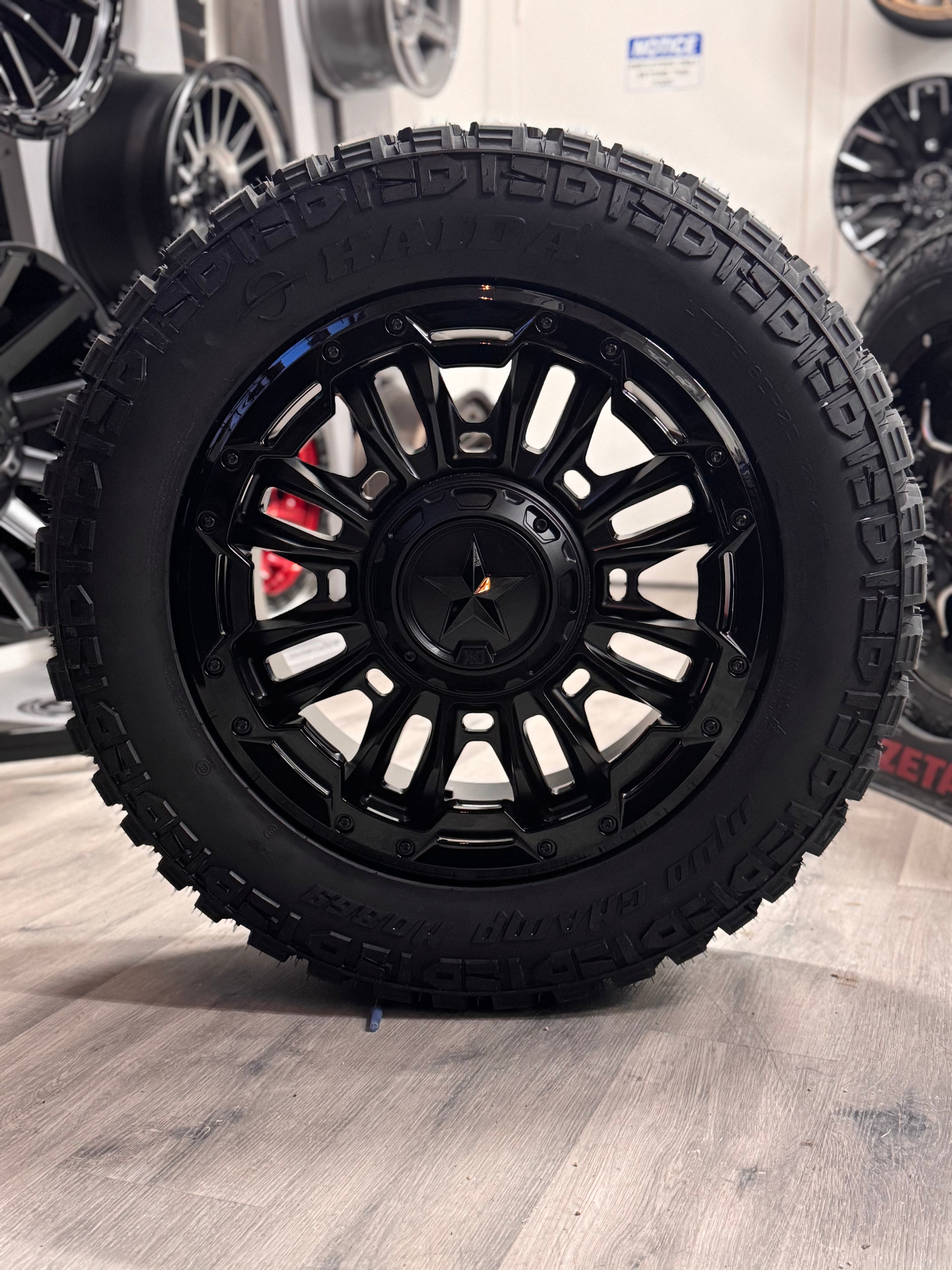 XD BOMBER MATTE BLK WITH GLOSS BLK RING 20X9 6X135/6X139.7 +20 106.1MM | HAIDA HD 869 MUD CHAMPS LT 275/60R20 3PMS ( Floating caps )