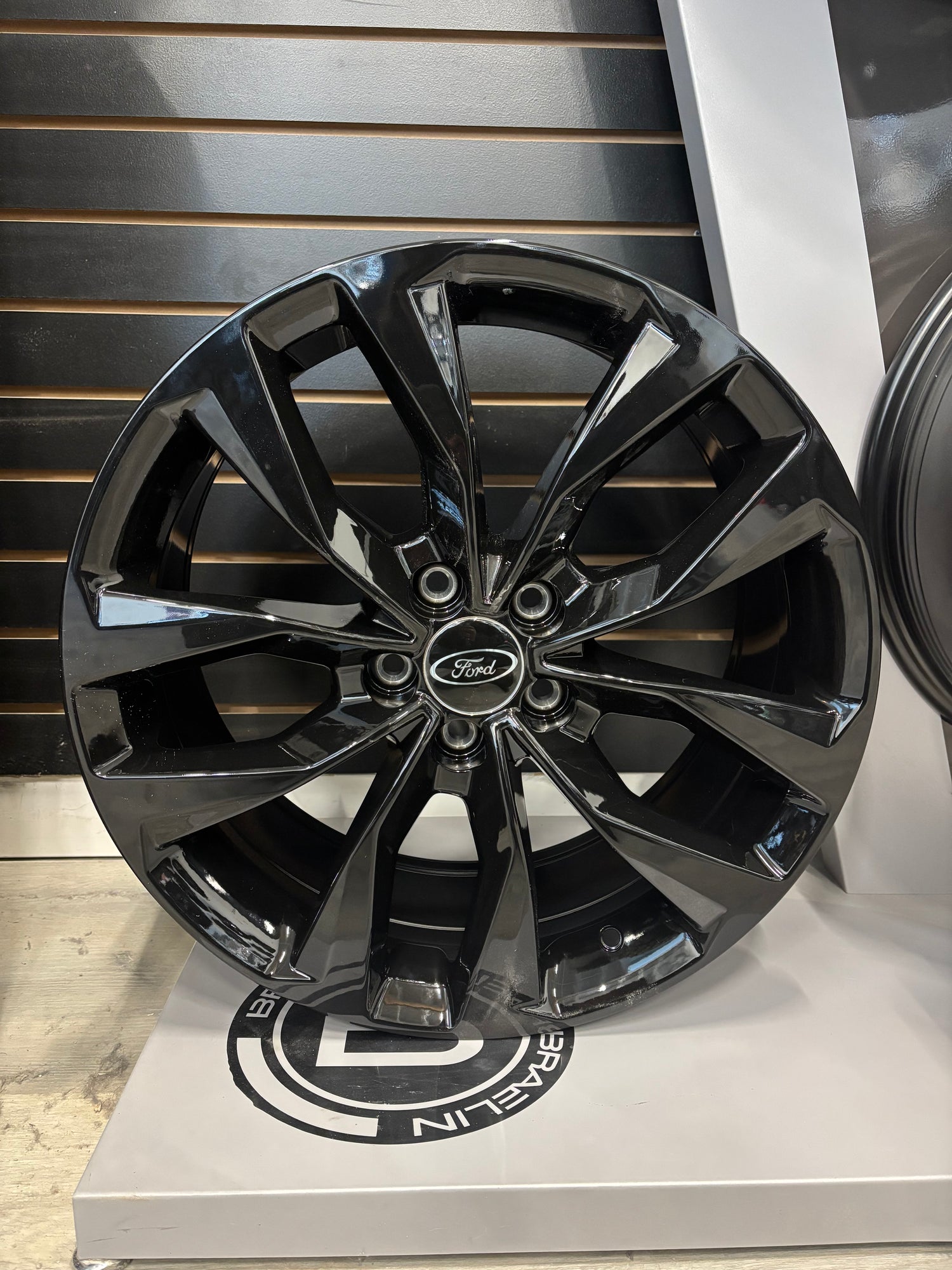 OEM Ford Escape REPS R325 GLOSS BLK | 18x8 5x108 +45mm