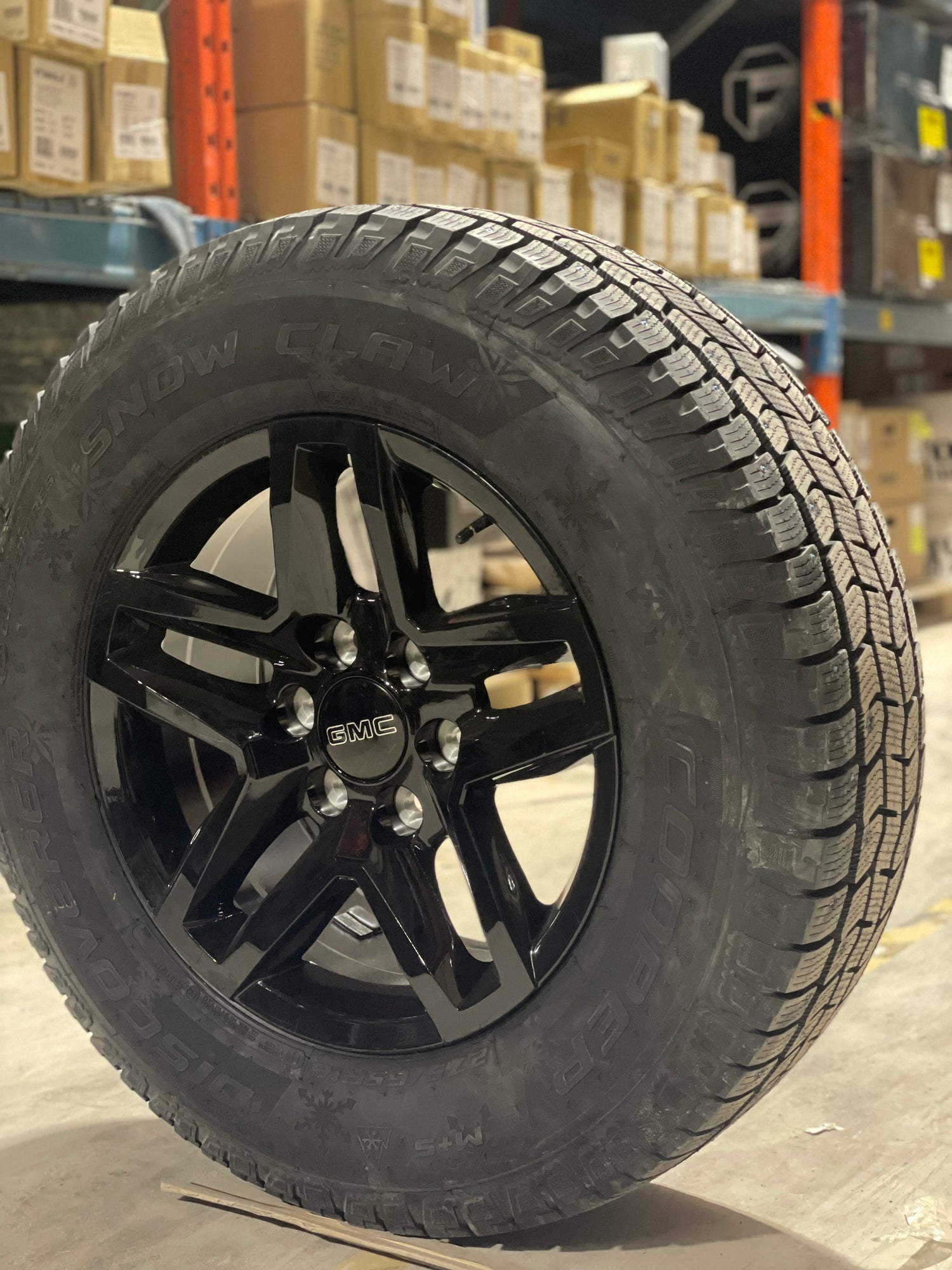 ( SET OF FOUR ) TRAILBOSS OEM REPS R245 18x8.5 6x139.7 +26 GLOSS BLK | STUDDED 275/65r18 Cooper Snowclaw