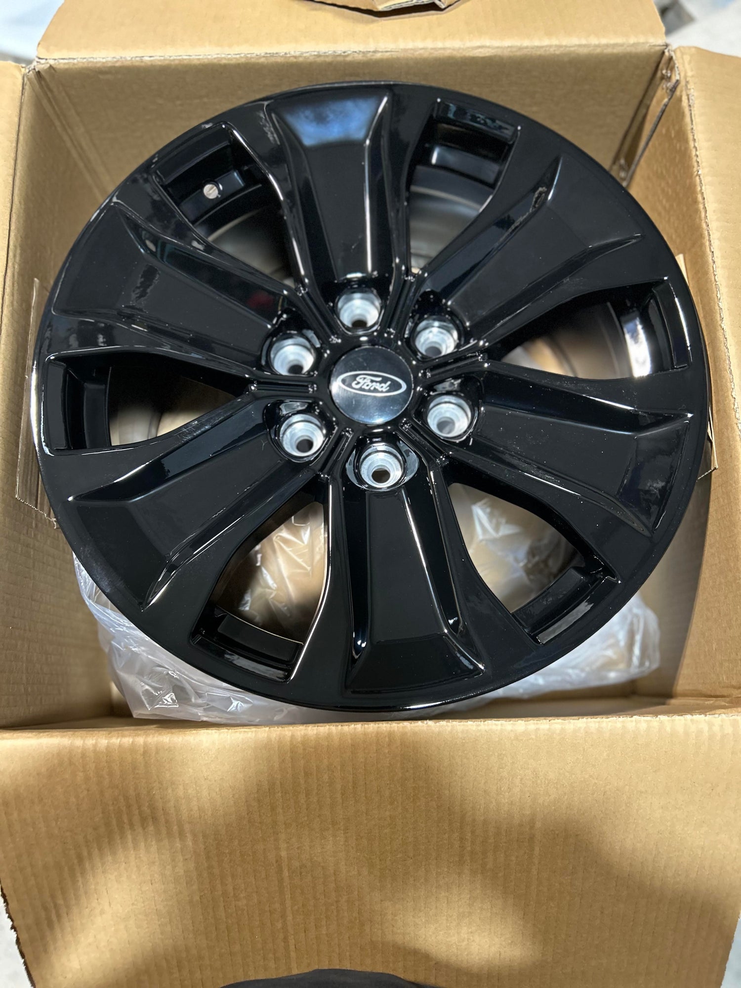 R250 F150 LARIAT OEM REPLIKA 20x8.5 6x135mm +44 87.1mm BLK